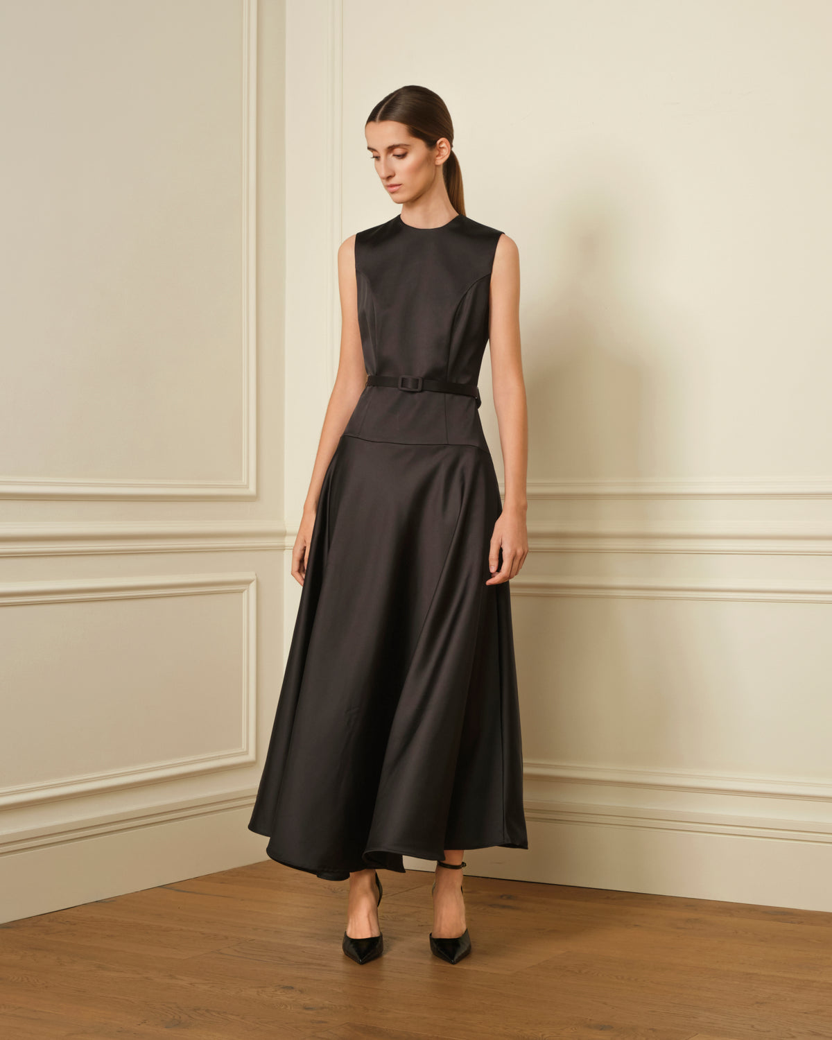 VESTIDO SATEN CINTURÓN NEGRO