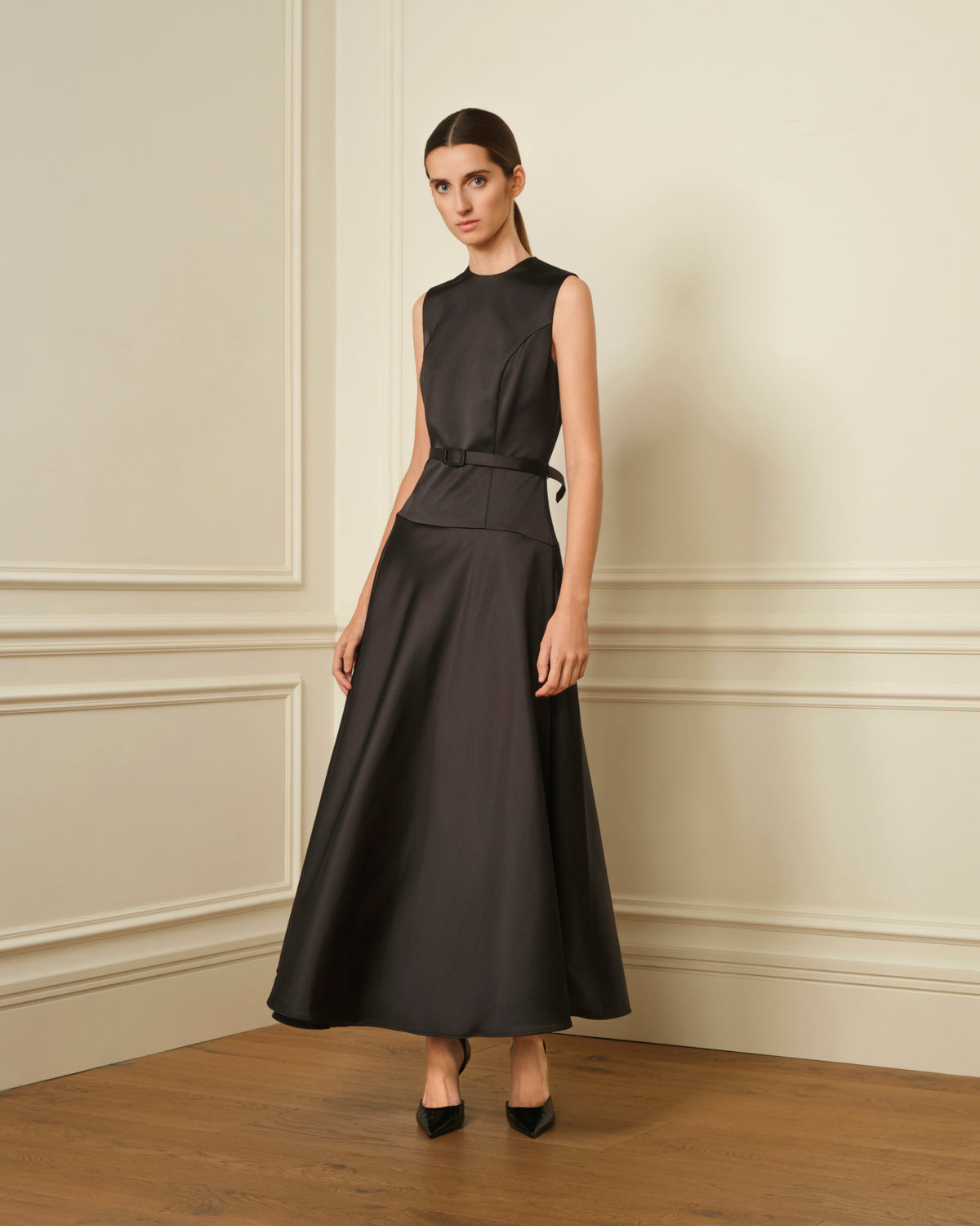 VESTIDO SATEN CINTURÓN NEGRO