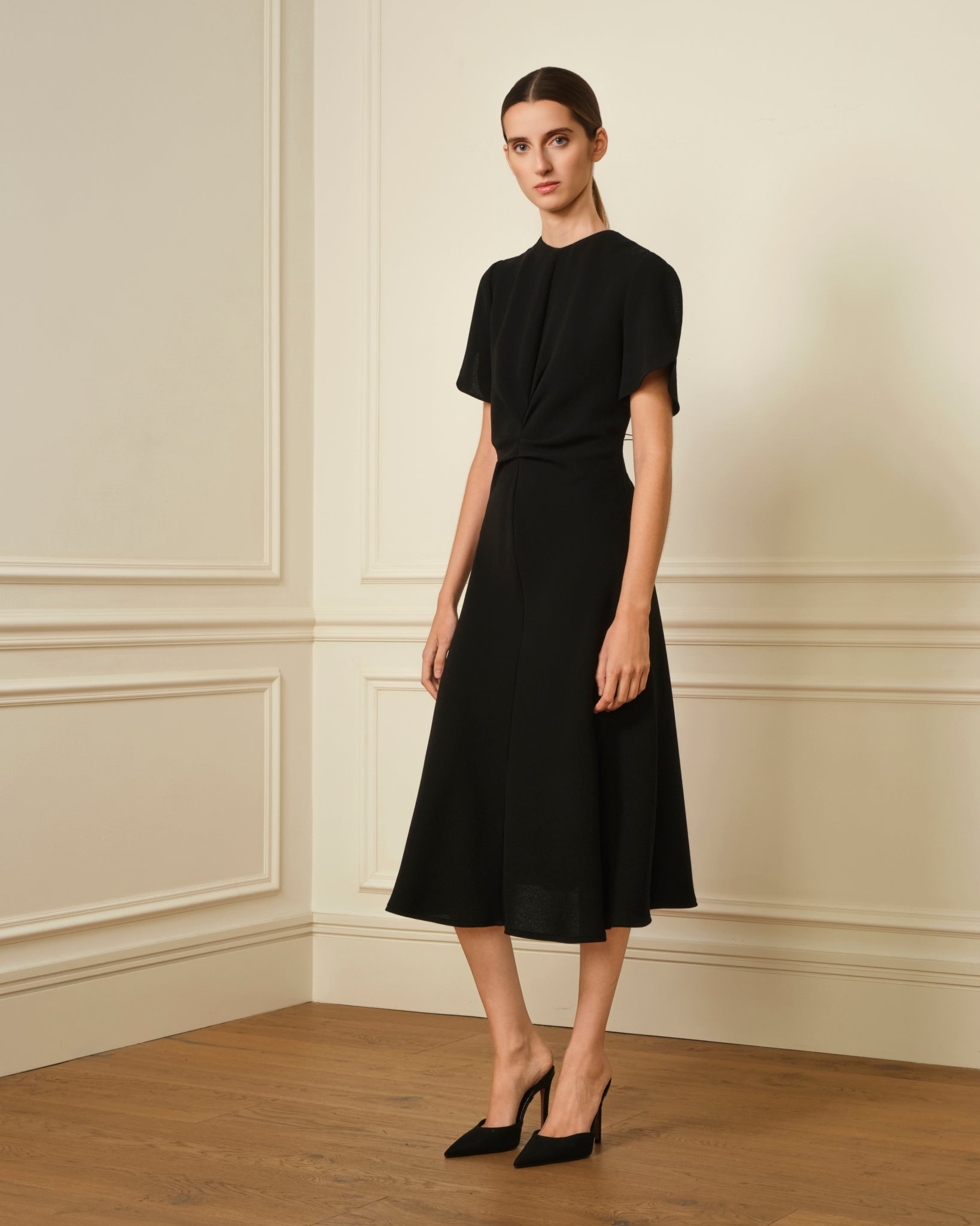VESTIDO MIDI NUDO NEGRO