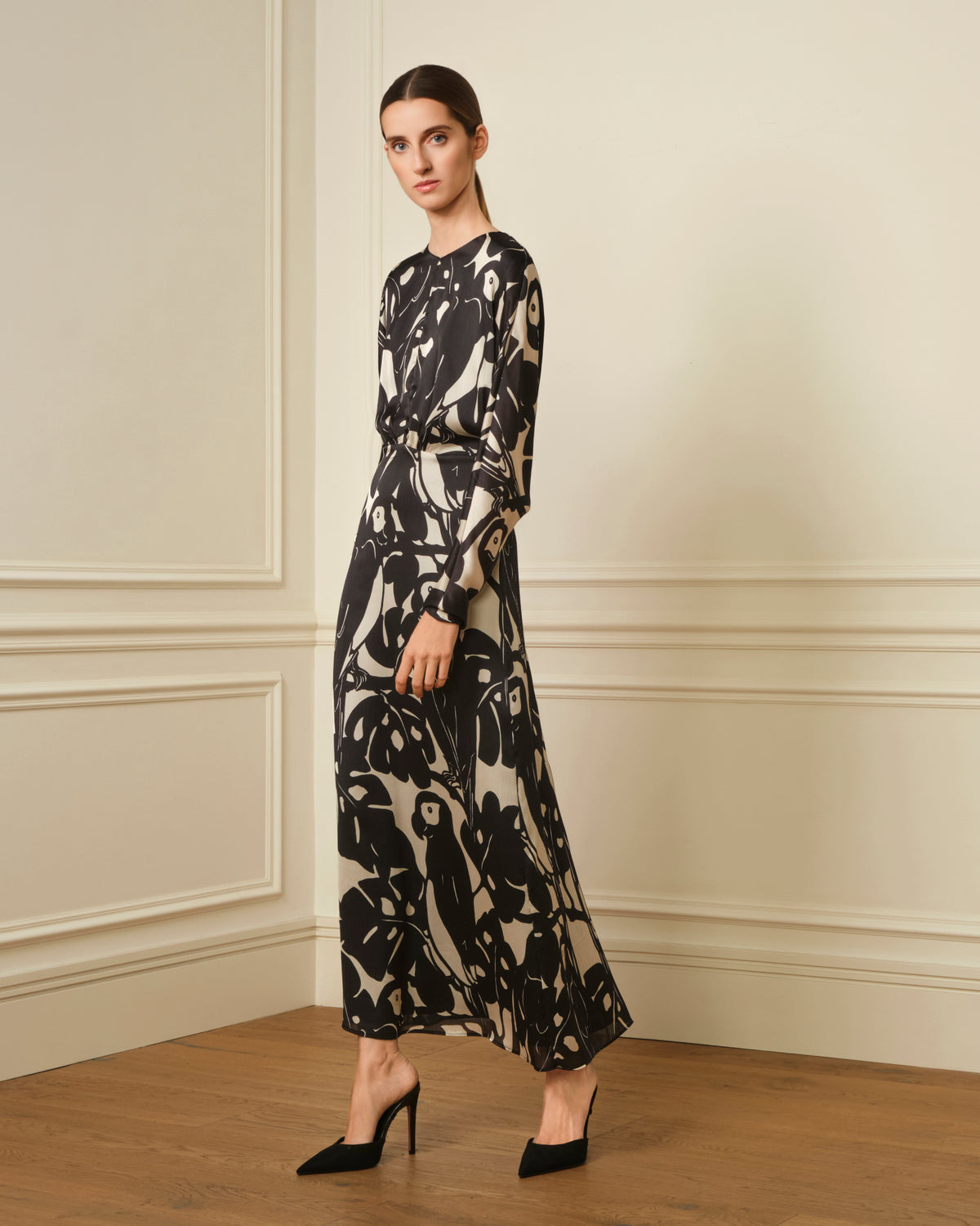 VESTIDO LARGO ESCOTE OJAL ESTAMPADO NEGRO