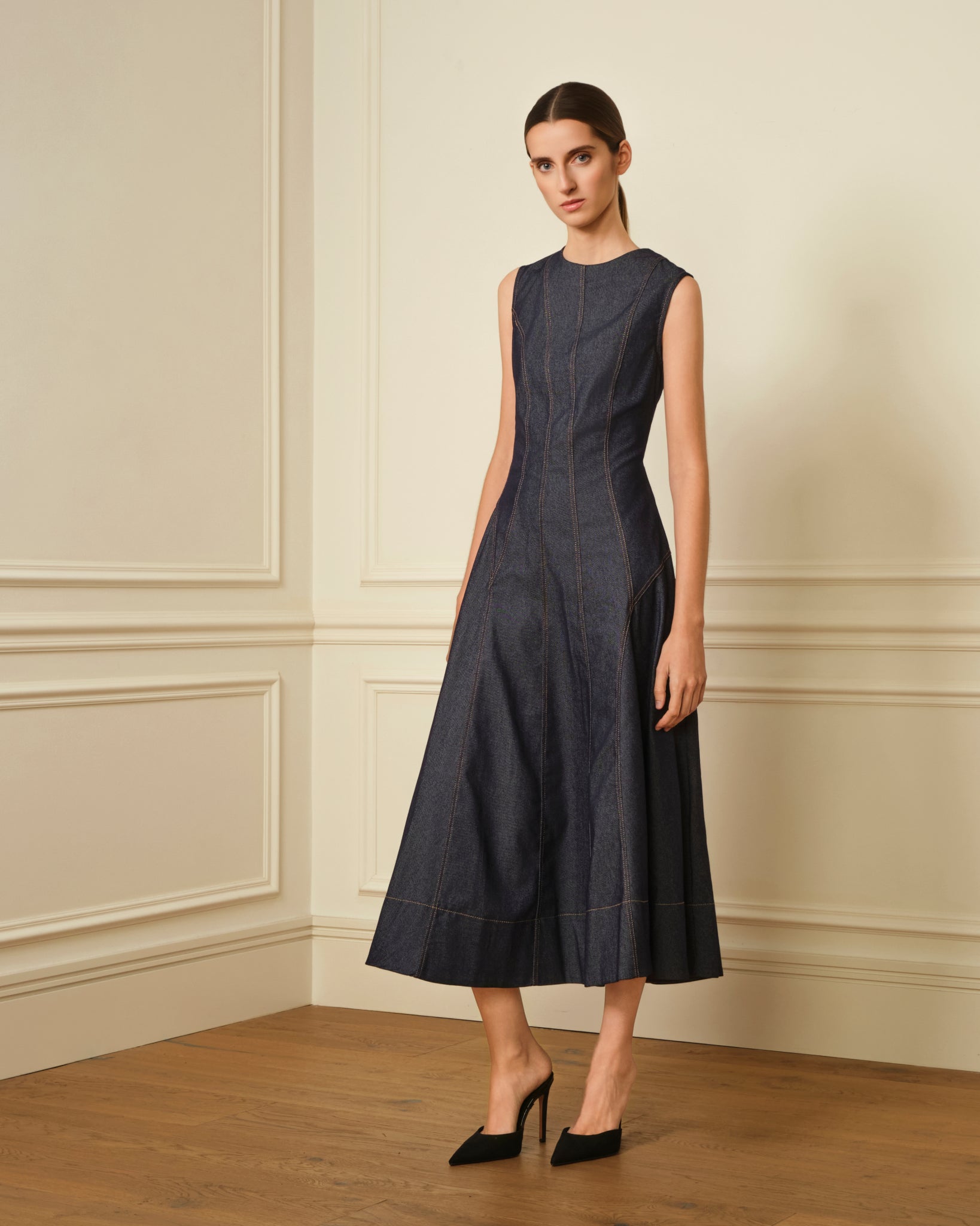 VESTIDO MIDI DENIM CON COSTURAS VISTAS AZUL