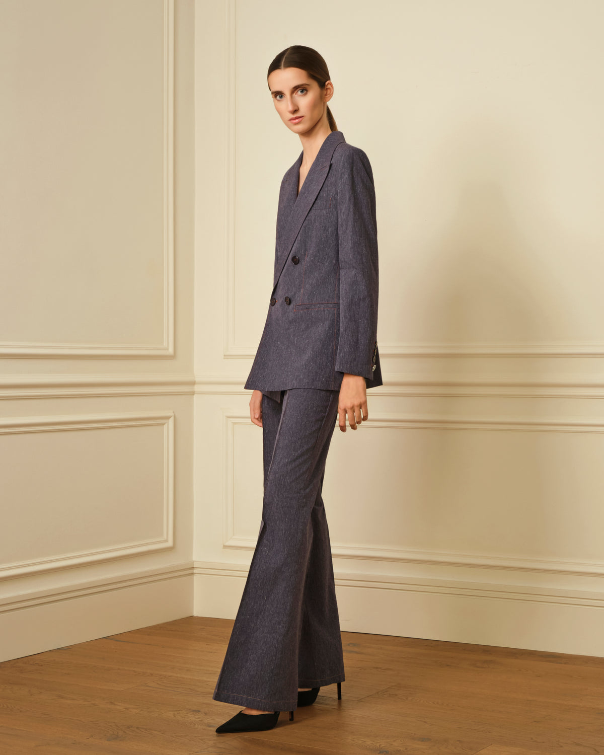 BLAZER CRUZADA CON COSTURAS VISTAS DENIM JASPEADO