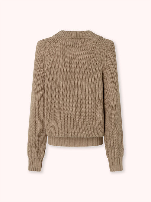 SUÉTER DE CUELLO ALTO BOTONES CAMEL