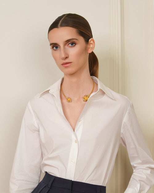 FLOR DE ALMENDRO COLLAR DORADO