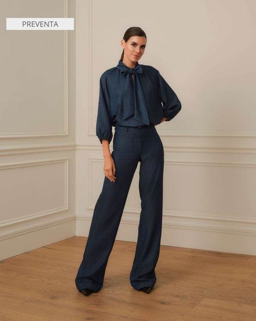 BLUSA MANGA ABULLONADA CON LAZO EN CUELLO DENIM AZUL MARINO