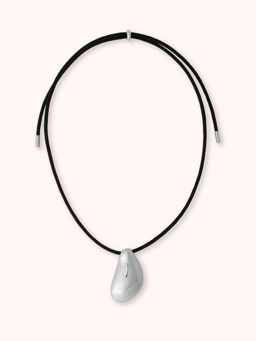 COLLAR OVALADO METÁLICO PLATEADO