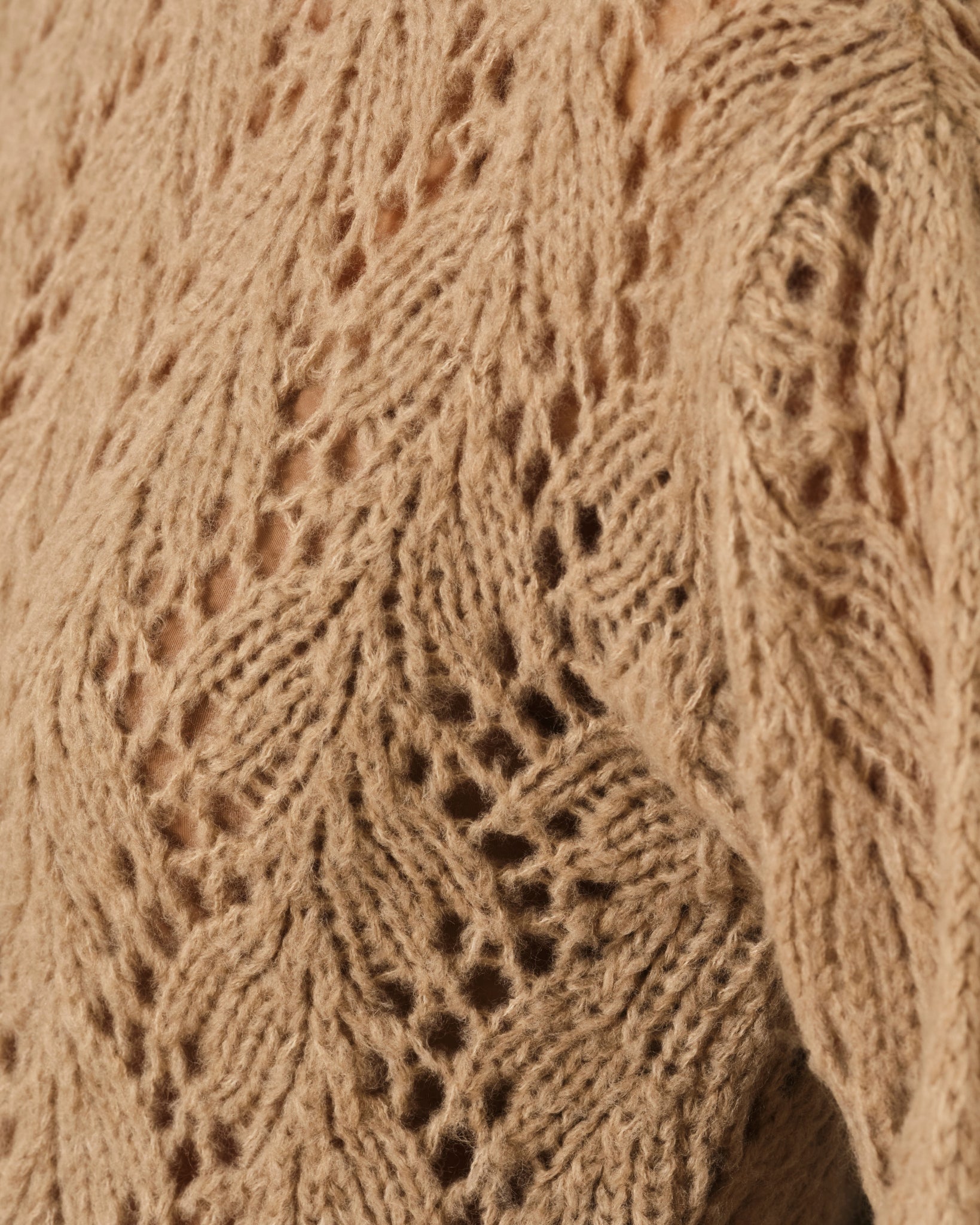 SUÉTER DE PUNTO CALADO CAMEL