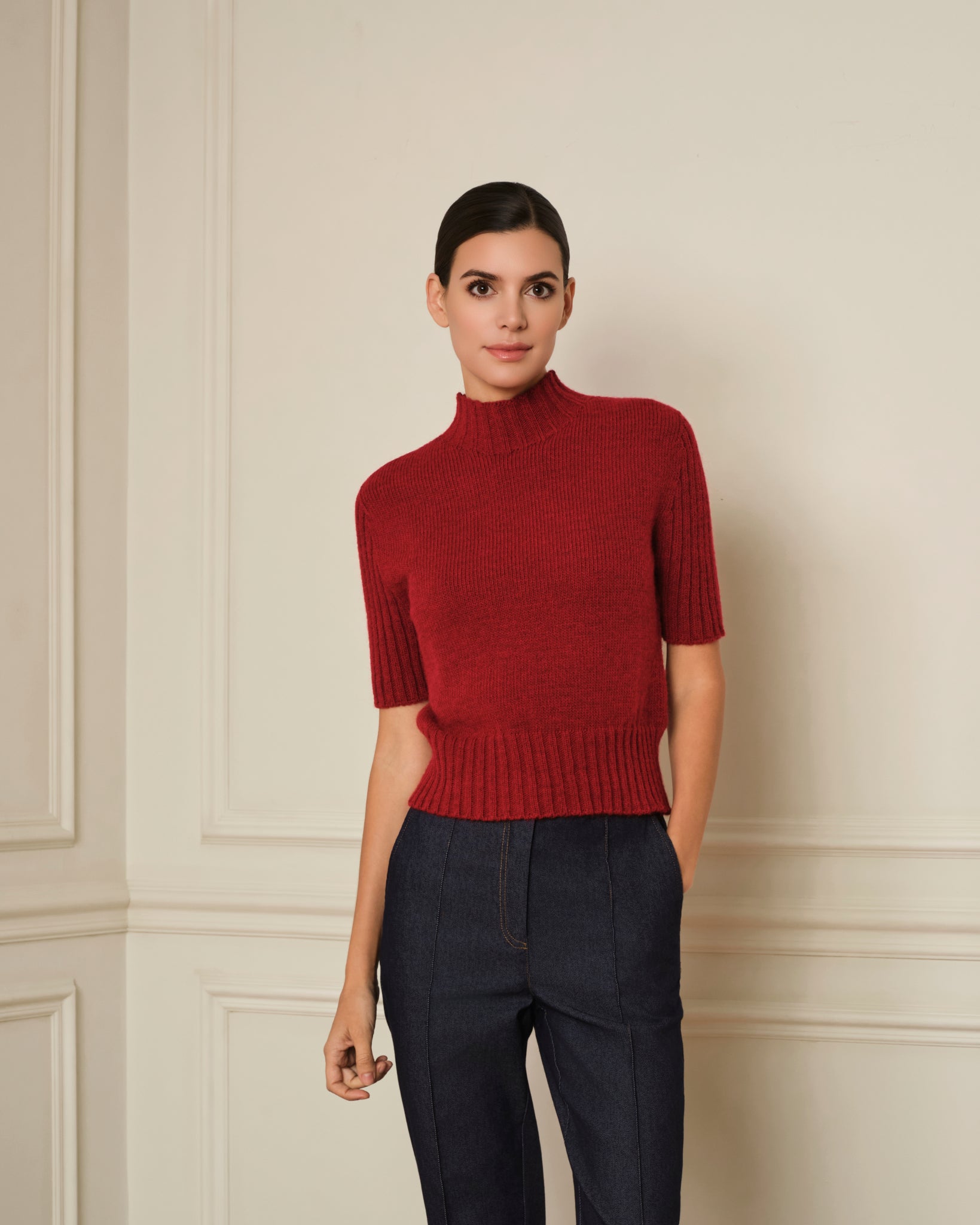 SUÉTER MANGA CORTA CON CUELLO ALTO ROJO