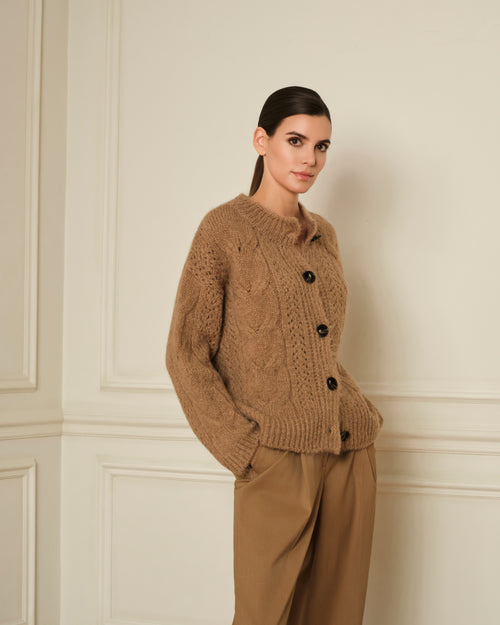 CÁRDIGAN DE PUNTO TRENZADO CAMEL