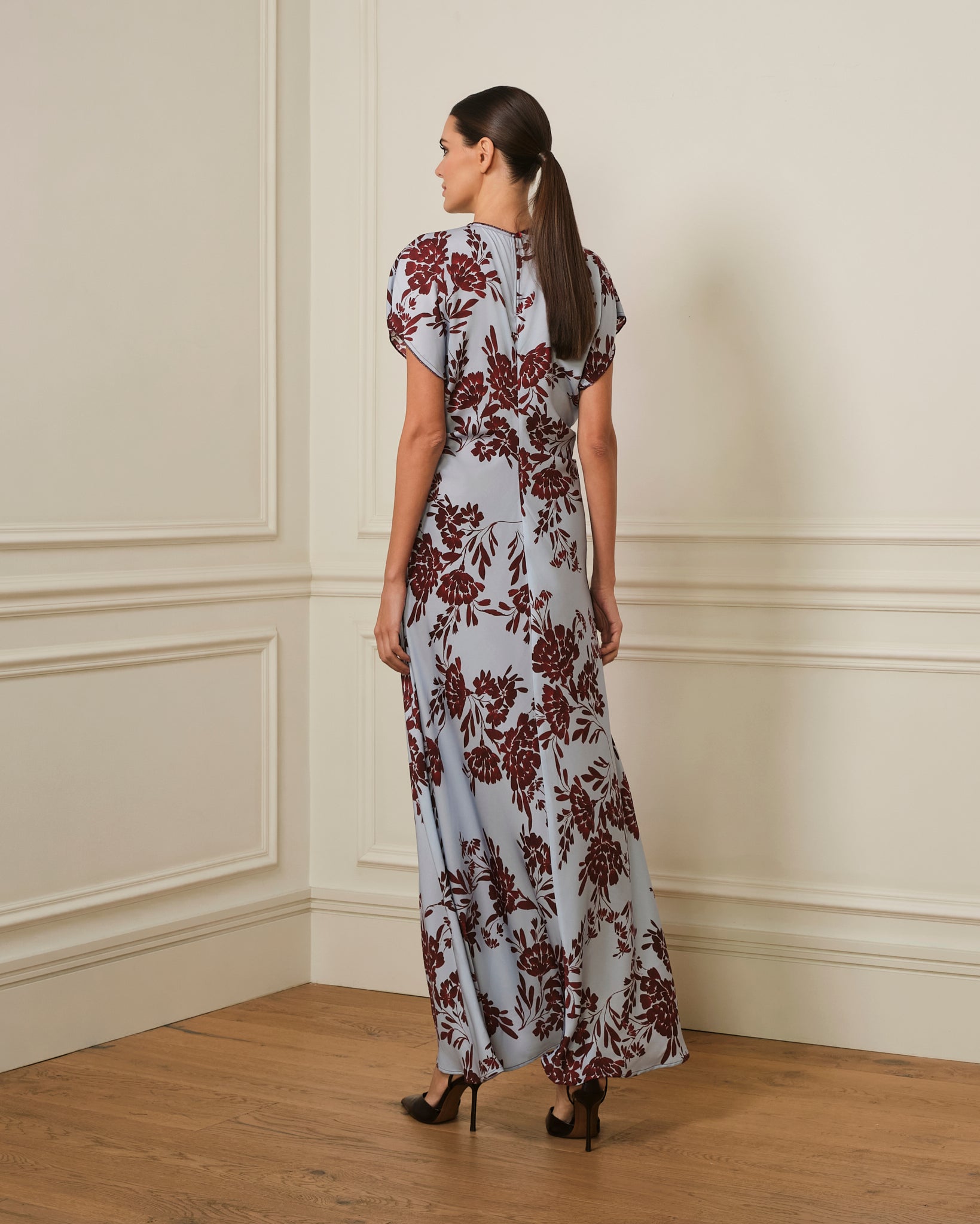 VESTIDO DRAPEADO CON ESTAMPADO BURDEOS