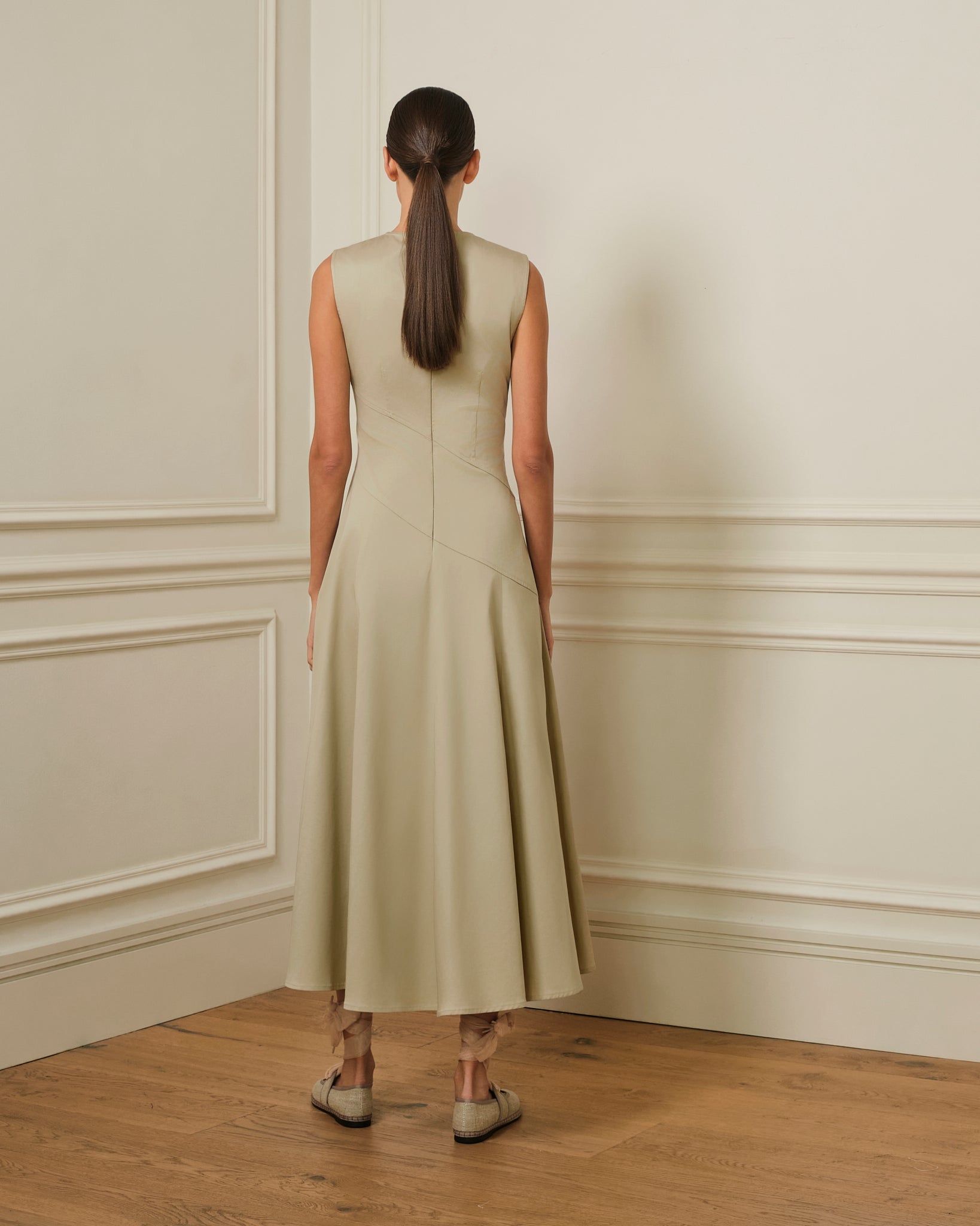 VESTIDO MIDI CON COSTURAS VISTAS BEIGE