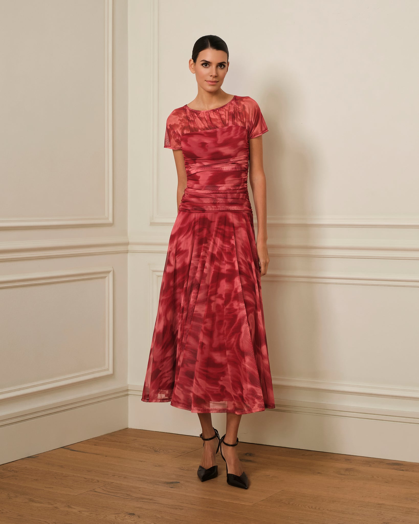 VESTIDO MIDI DRAPEADO DE TUL ESTAMPADO ROJO