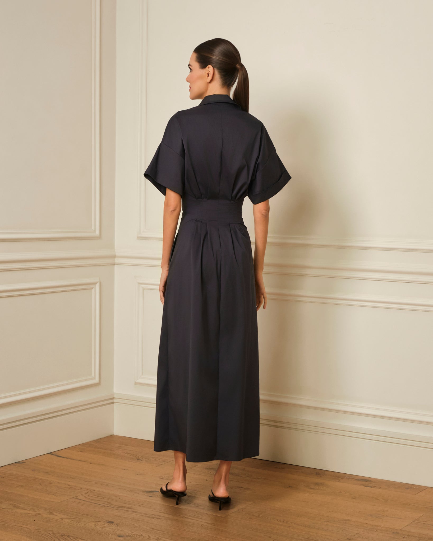 VESTIDO MIDI CAMISERO CON PINZAS