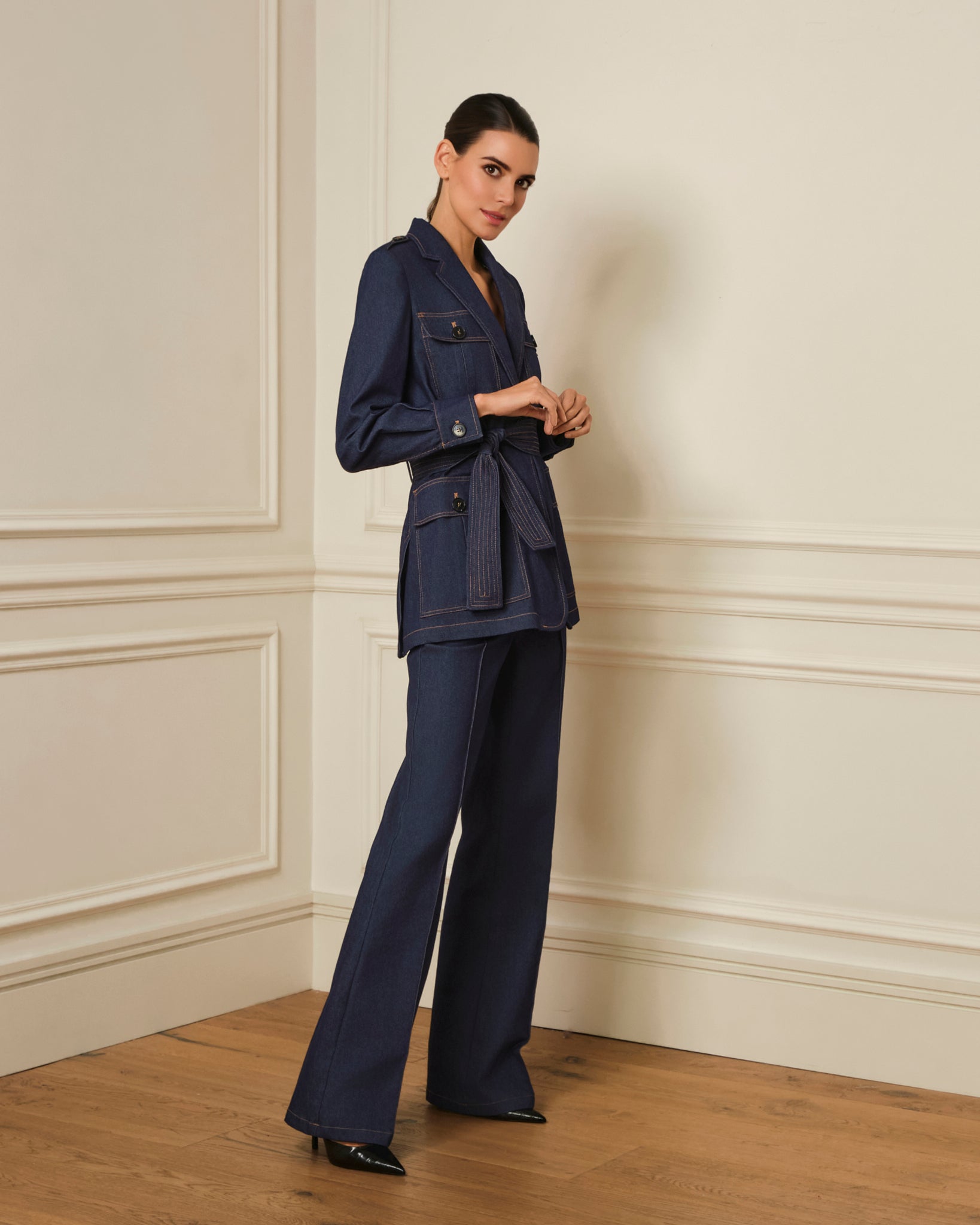 BLAZER SAHARIANA CON COSTURAS VISTAS DENIM