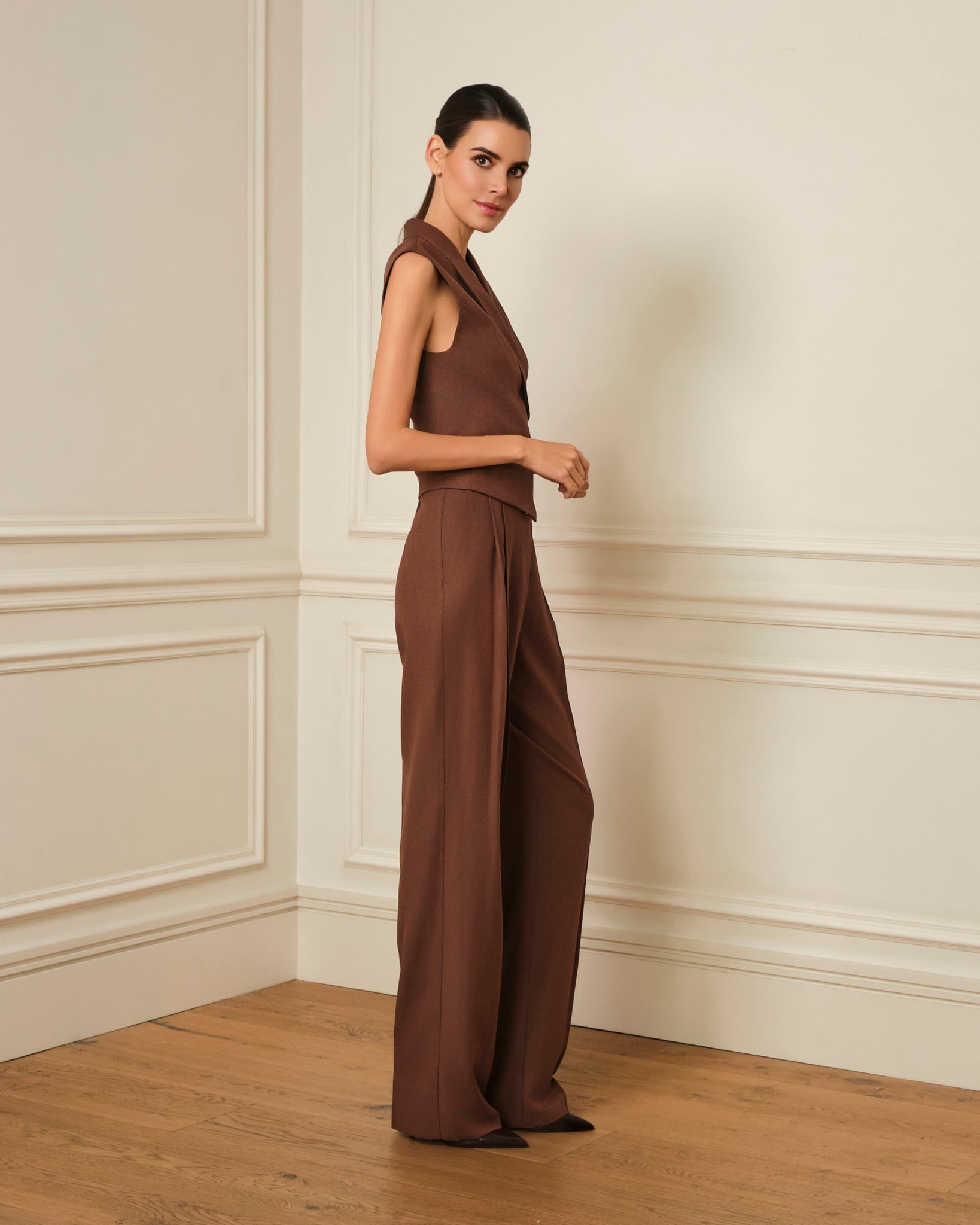 PRE-ORDER PANTALÓN DE PINZAS MARRÓN