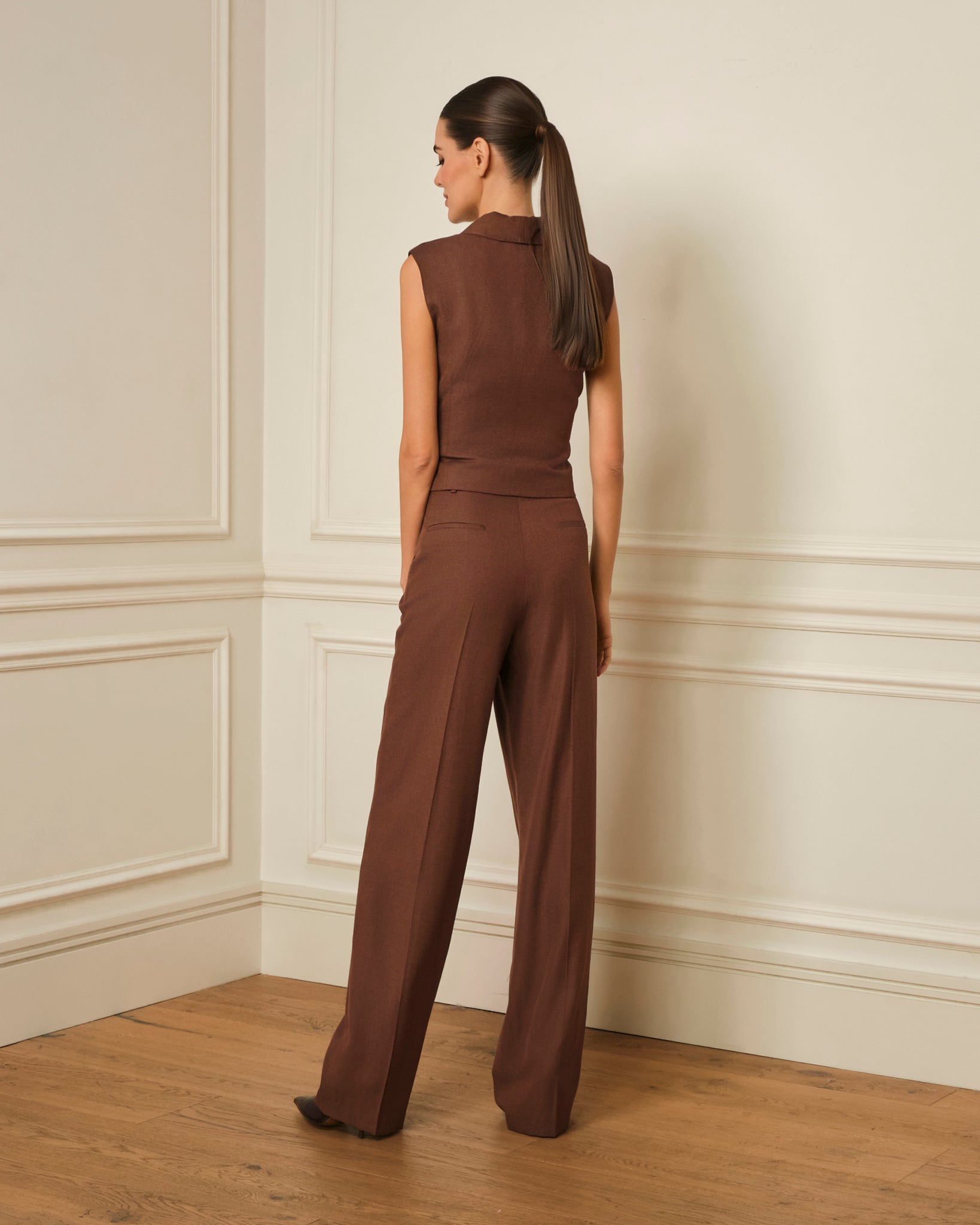 PRE-ORDER PANTALÓN DE PINZAS MARRÓN