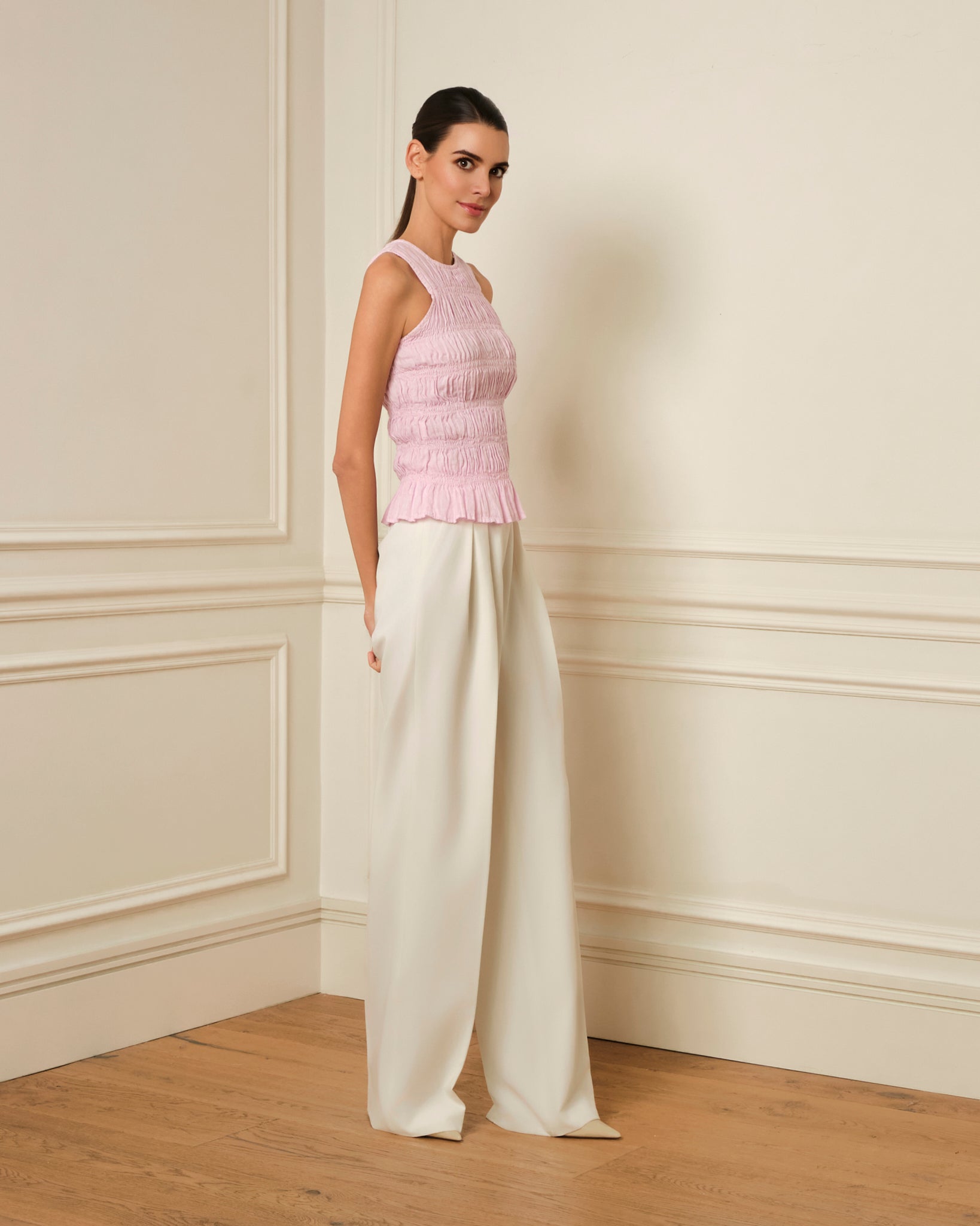 TOP FRUNCIDO SIN MANGAS ROSA