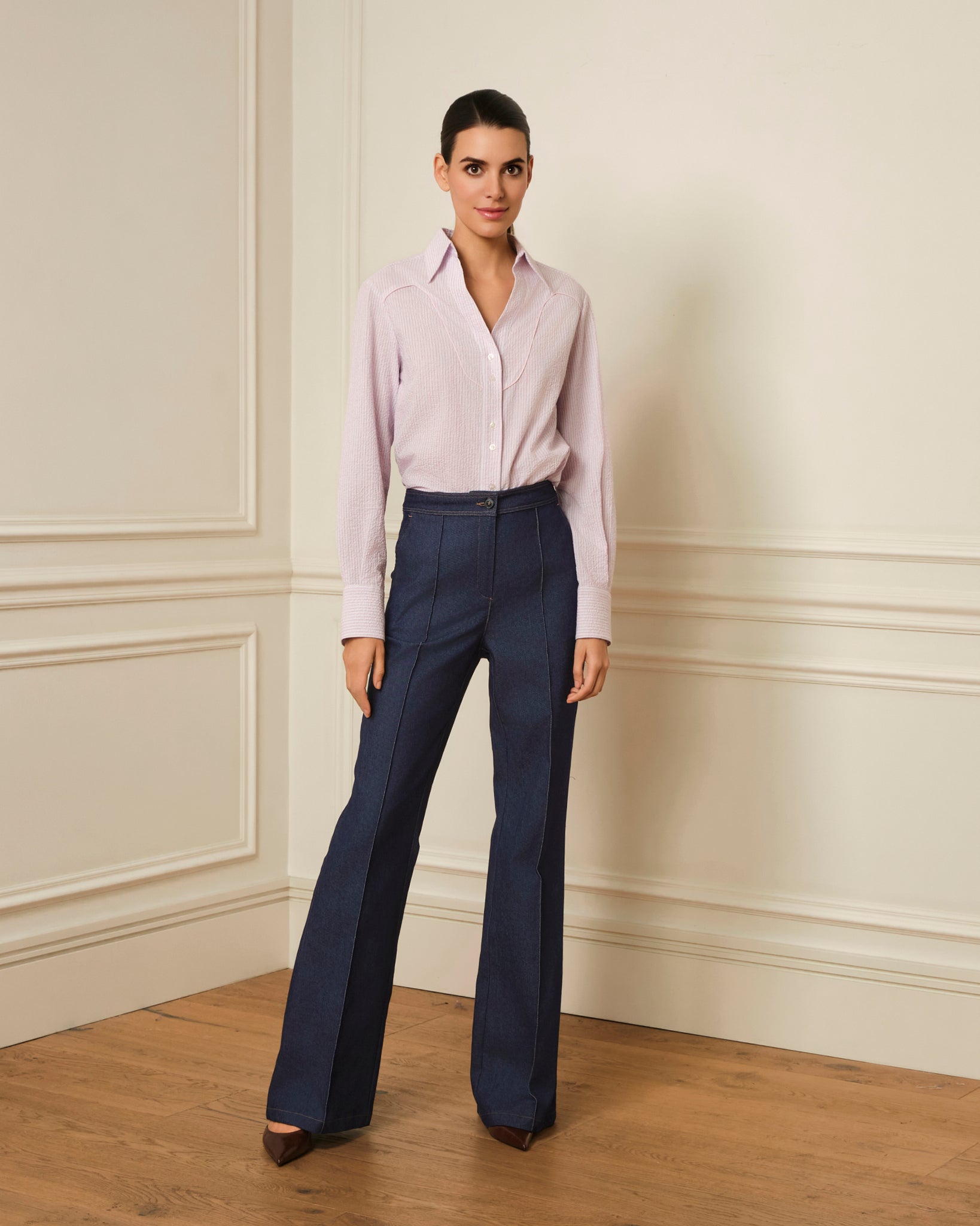 CAMISA CON DETALLE DE VIVO Y ESTAMPADO DE RAYAS AZUL