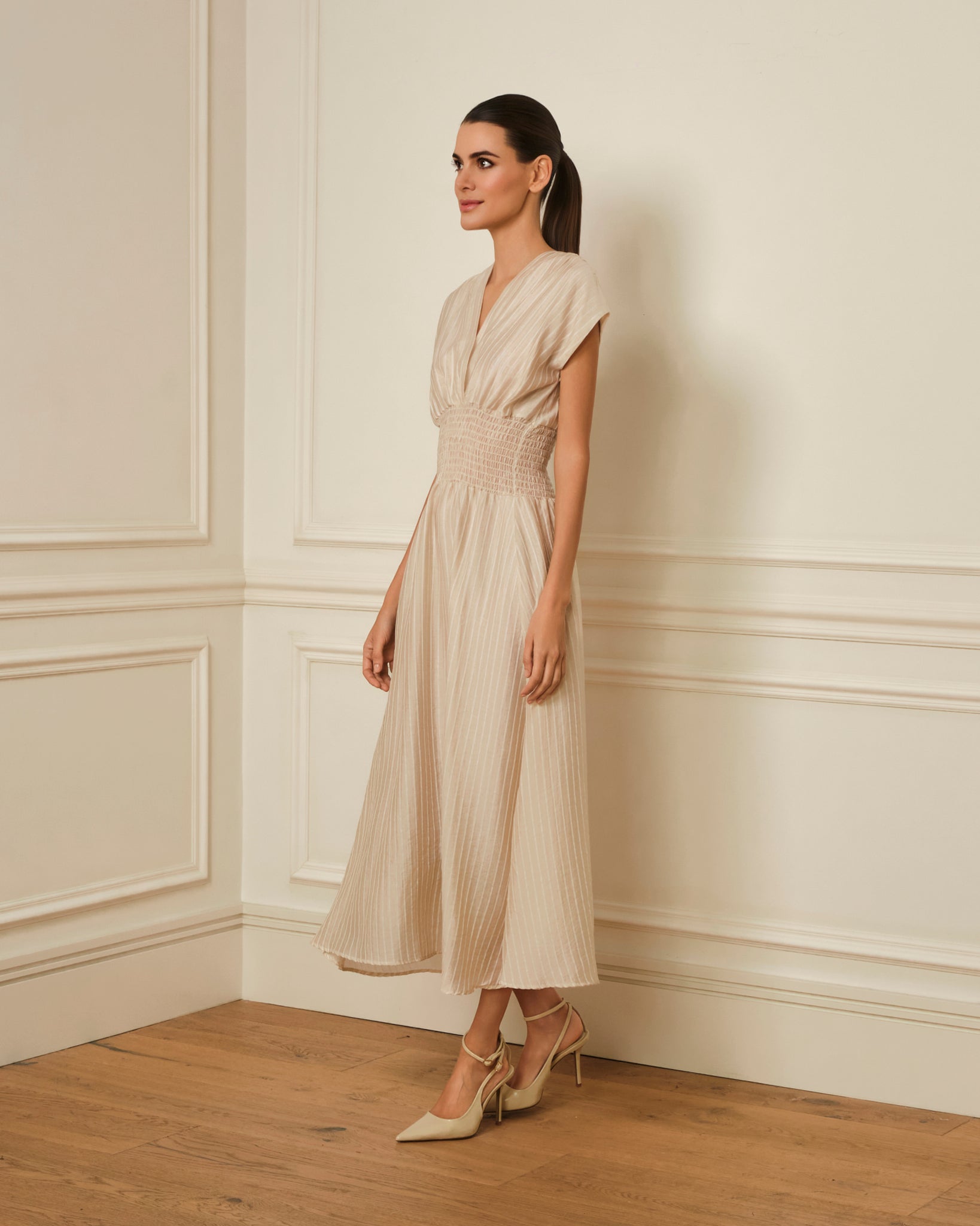 VESTIDO MIDI CON ESTAMPADO DE RAYAS BEIGE