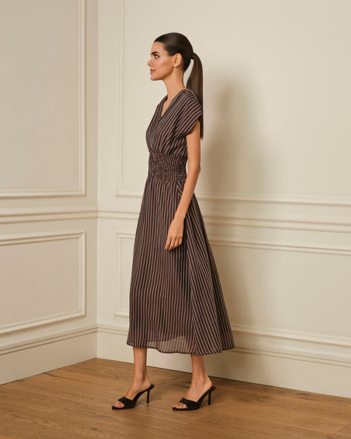 VESTIDO MIDI CON ESTAMPADO DE RAYAS MARRÓN