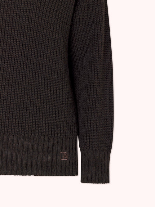 SUÉTER DE PUNTO CON CUELLO CHIMENEA MARRÓN