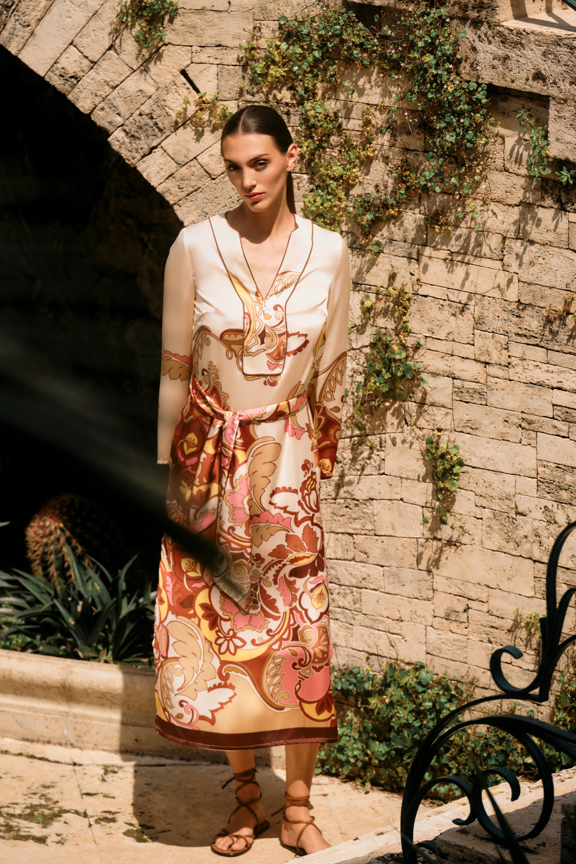 KAFTÁN ESTAMPADO ROSA VEDHA