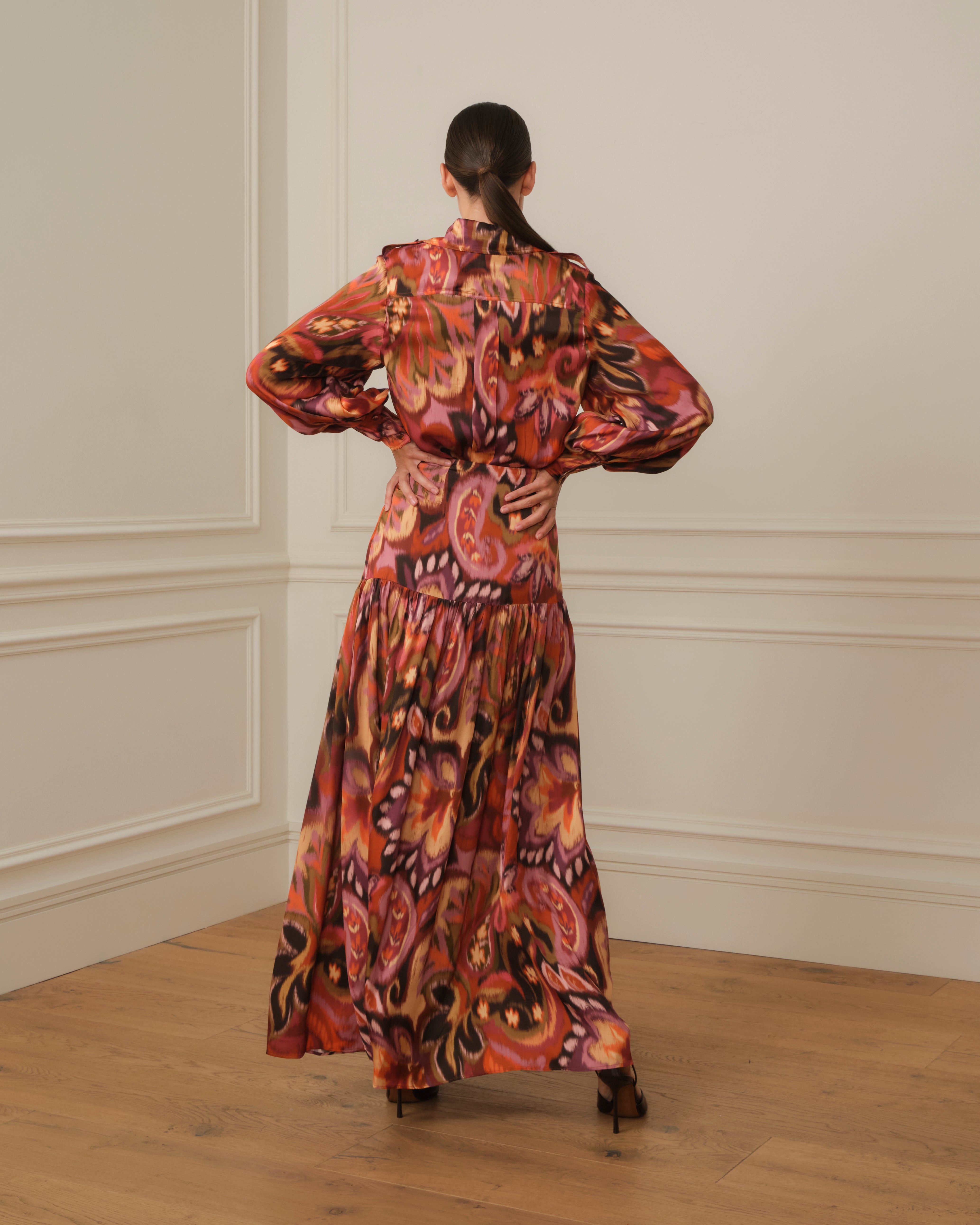 FALDA MIDI CON ESTAMPADO IKAT