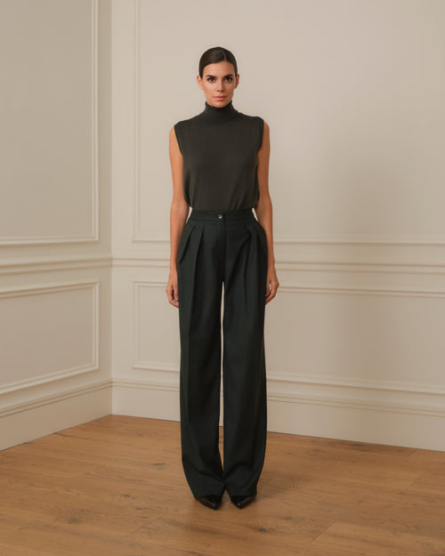 JERSEY SIN MANGAS CUELLO ALTO VERDE MILITAR