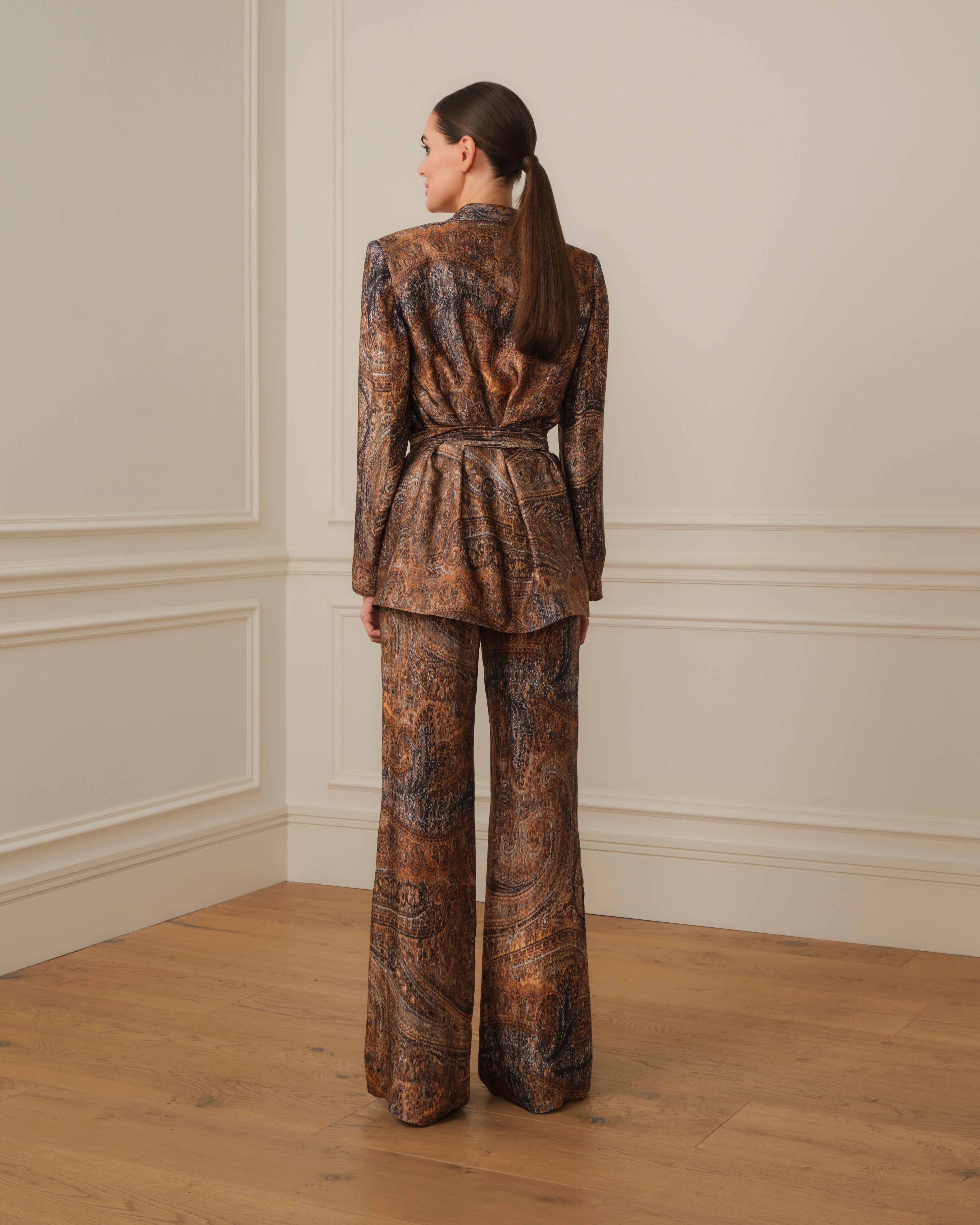 BLAZER CRUZADO ESTAMPADO PAISLEY CON CINTURON