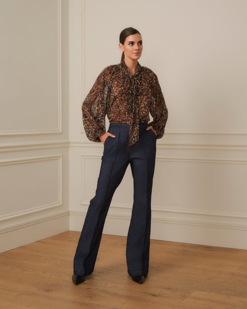 BLUSA LAZADA CON ESTAMPADO MARRÓN