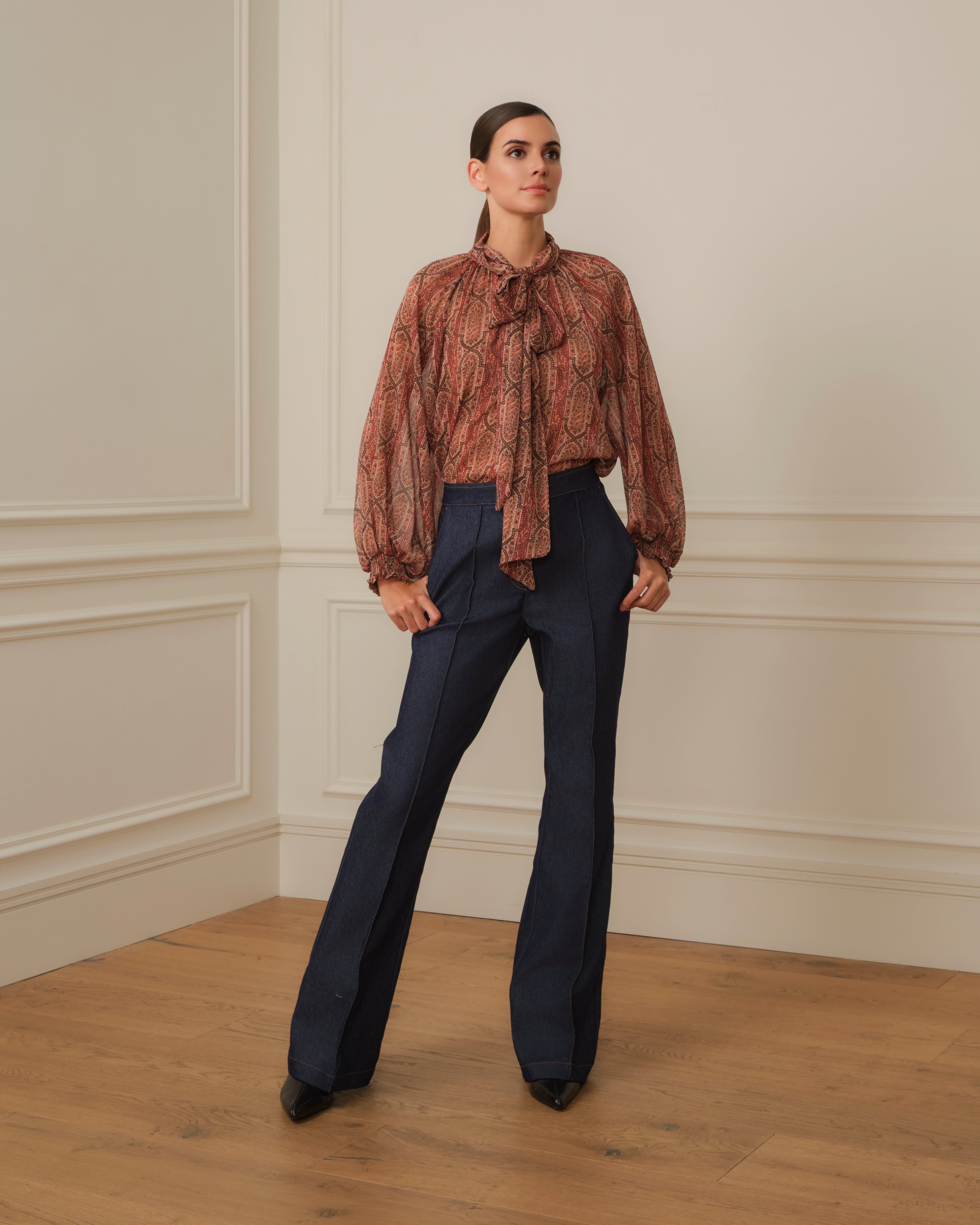 BLUSA LAZADA CON ESTAMPADO ROJO