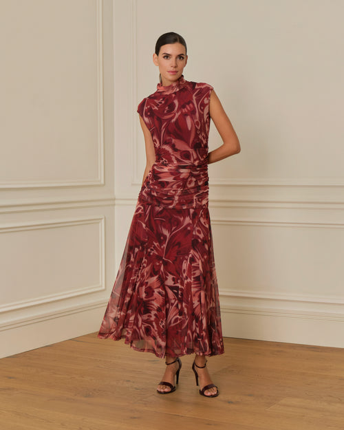 VESTIDO DRAPEADO DE TUL ESTAMPADO GRANATE