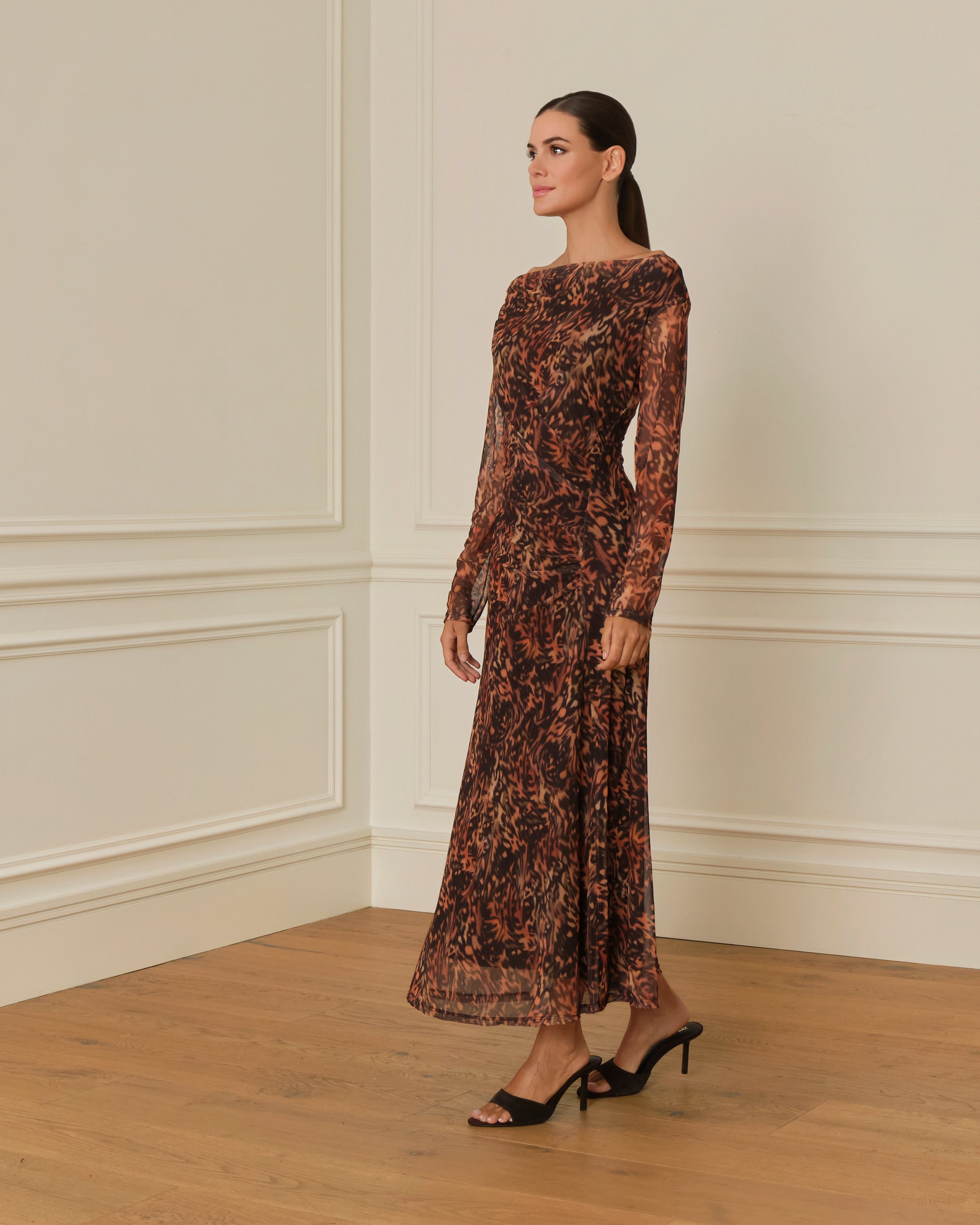 VESTIDO MANGA LARGA DRAPEADO CON ESTAMPADO NARANJA