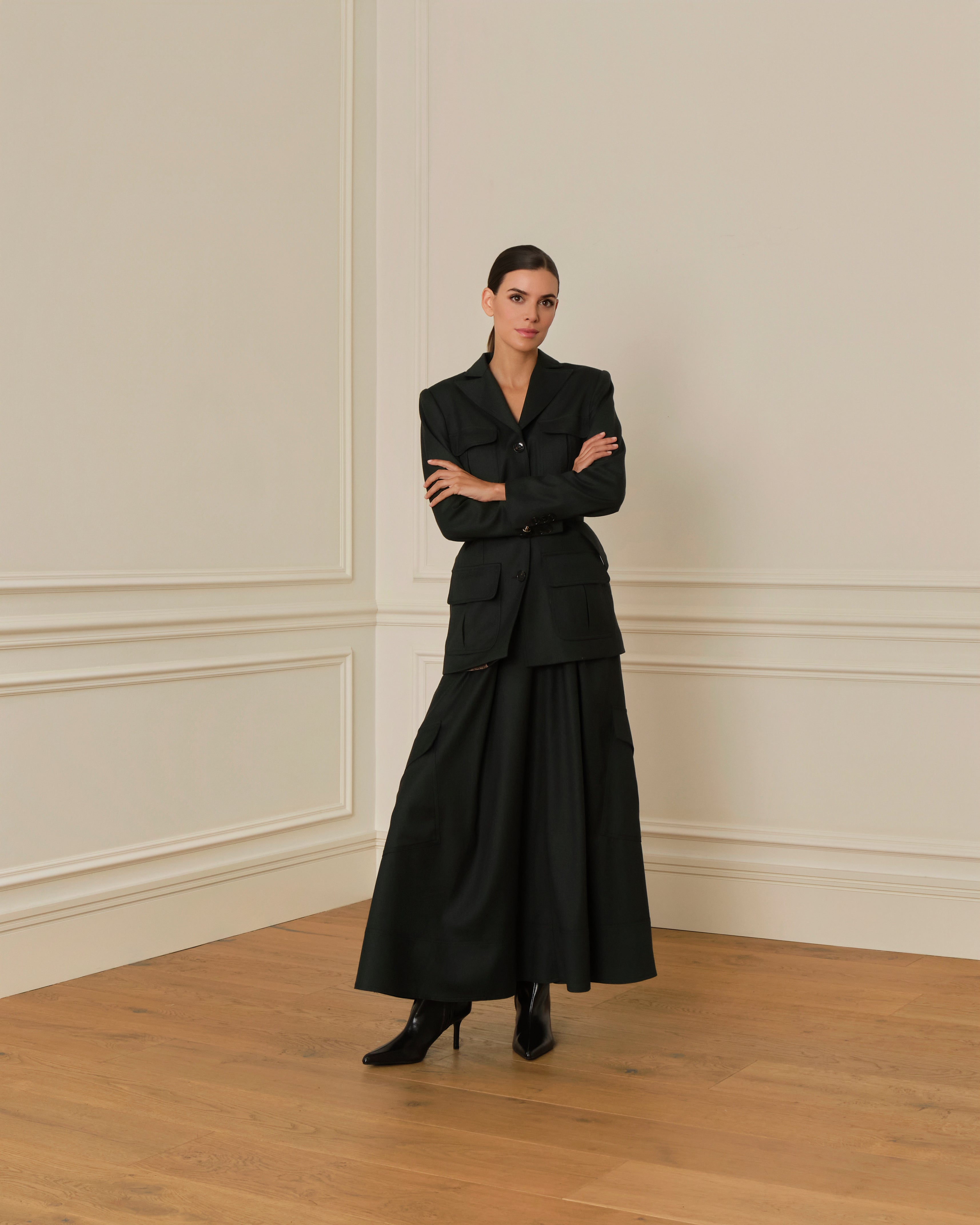 PRE-ORDER BLAZER DE LANA CON CINTURON Y BOLSILLOS CON TAPA