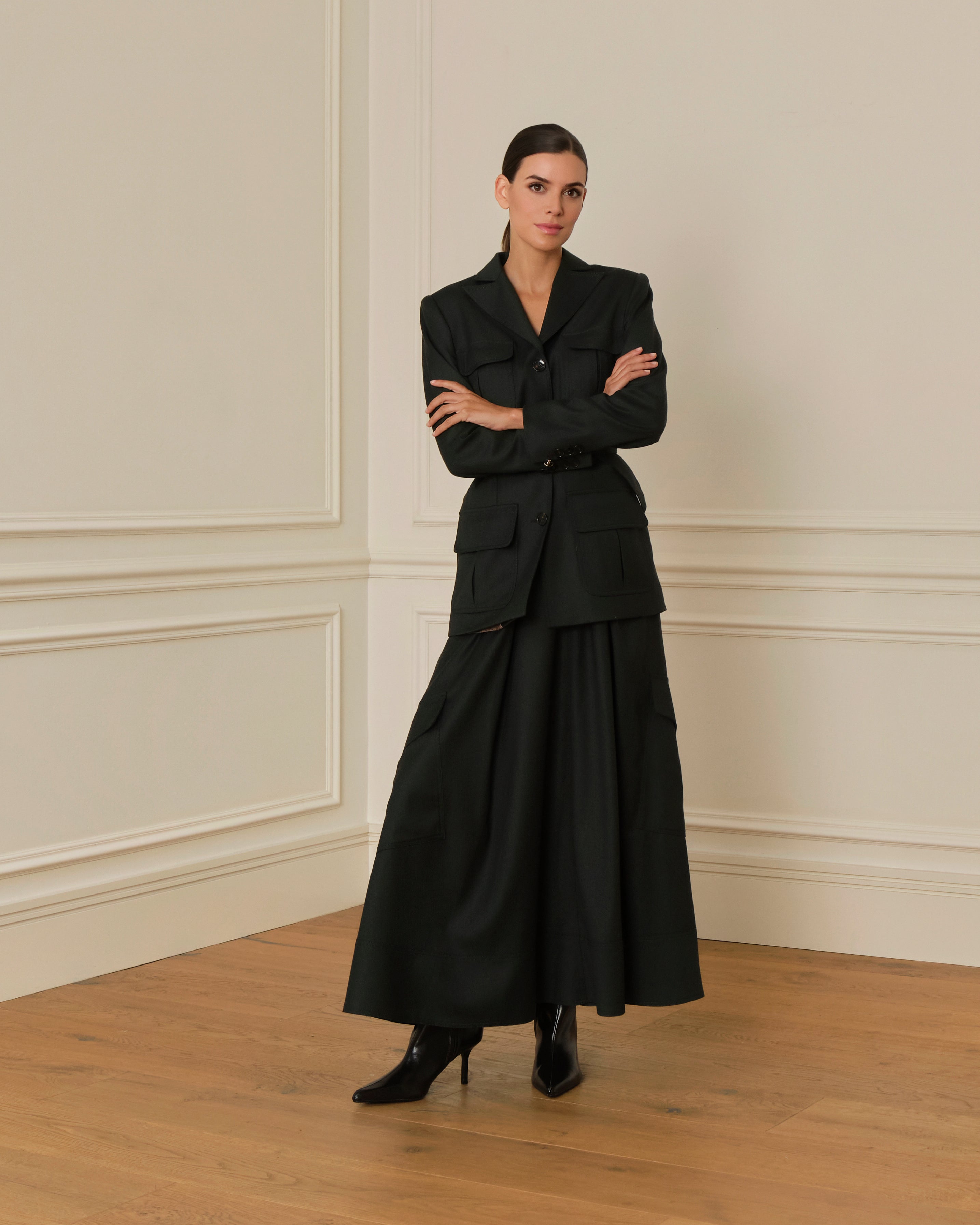 PRE-ORDER BLAZER DE LANA CON CINTURON Y BOLSILLOS CON TAPA