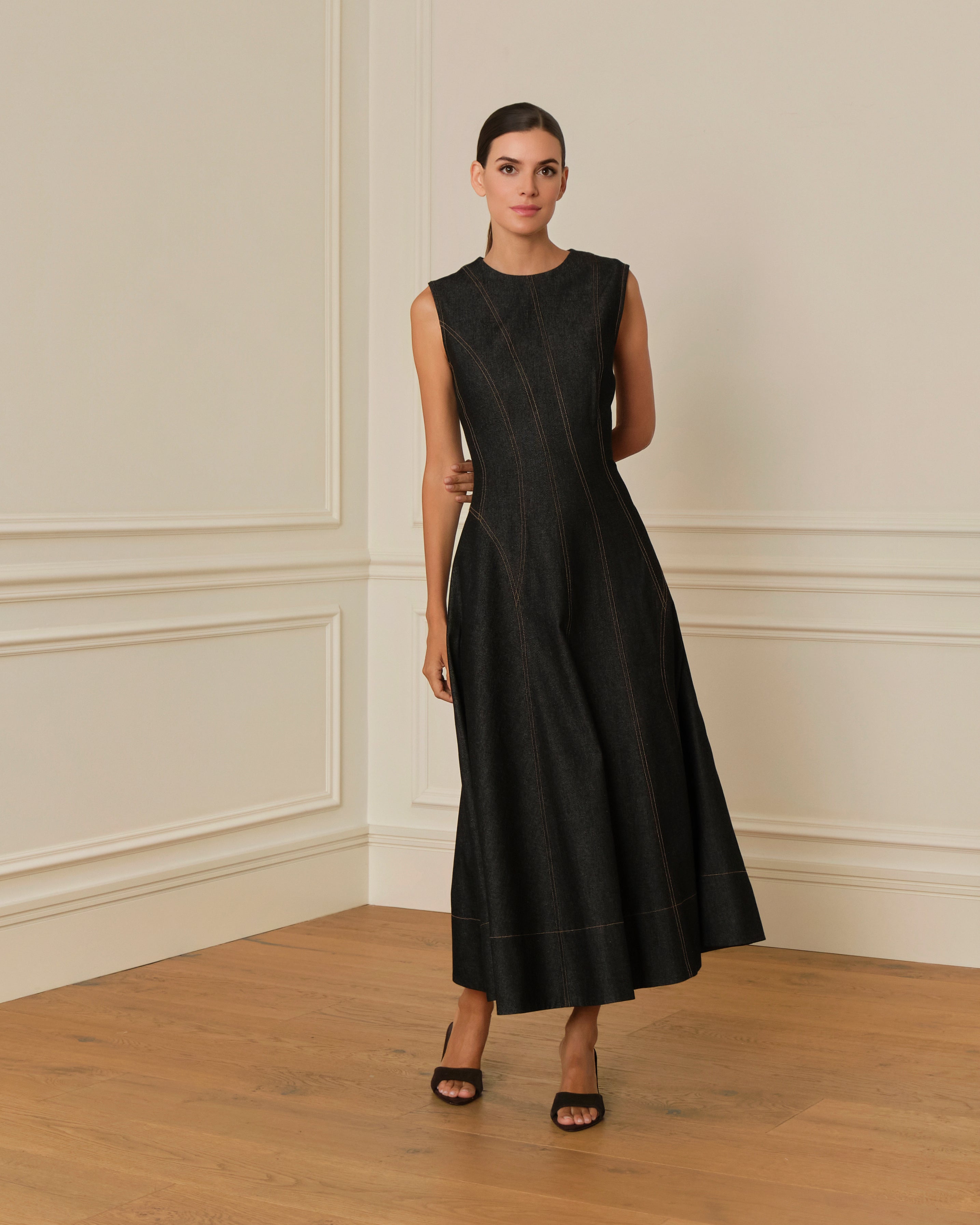 VESTIDO MIDI DENIM CON COSTURAS VISTAS