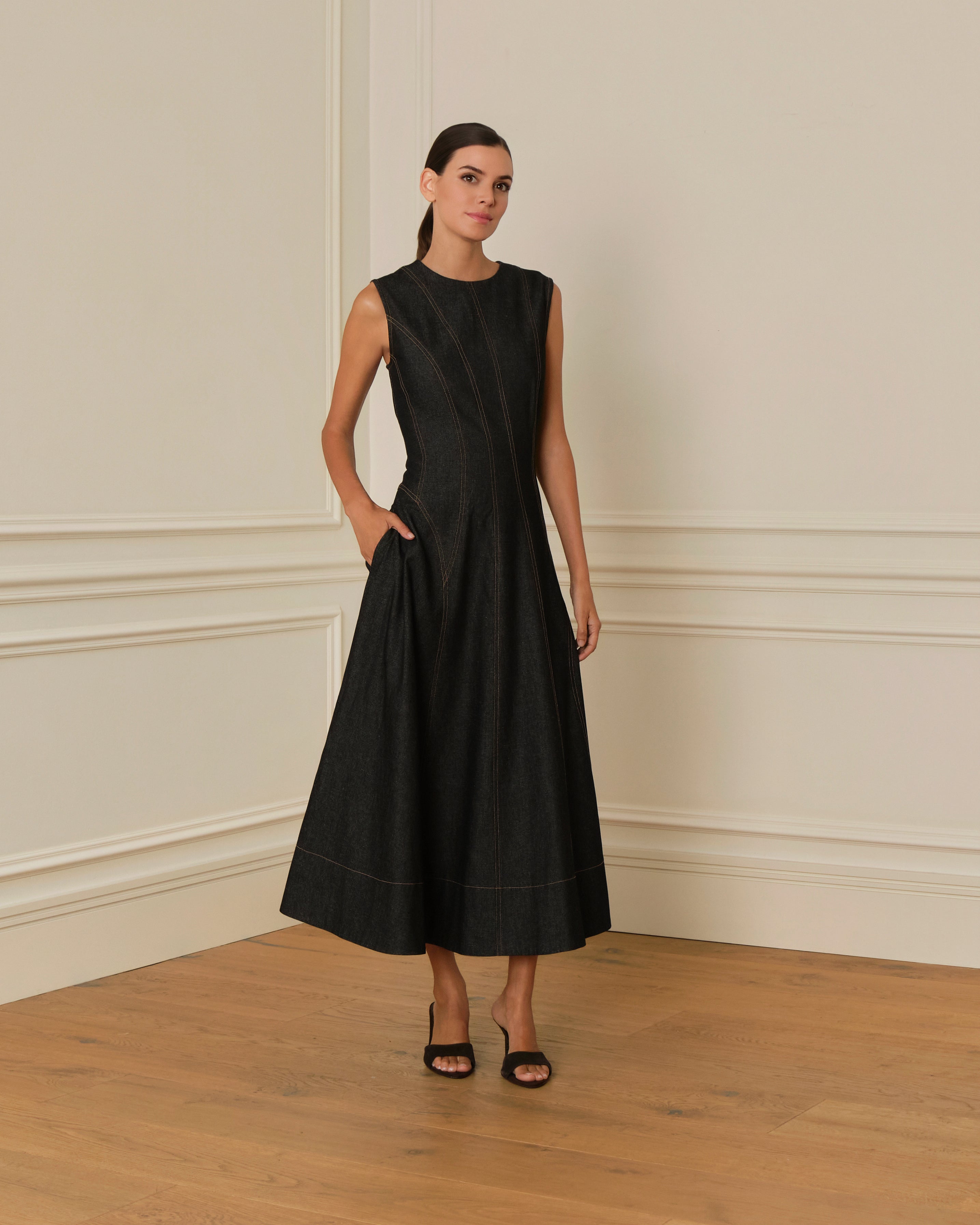 VESTIDO MIDI DENIM CON COSTURAS VISTAS