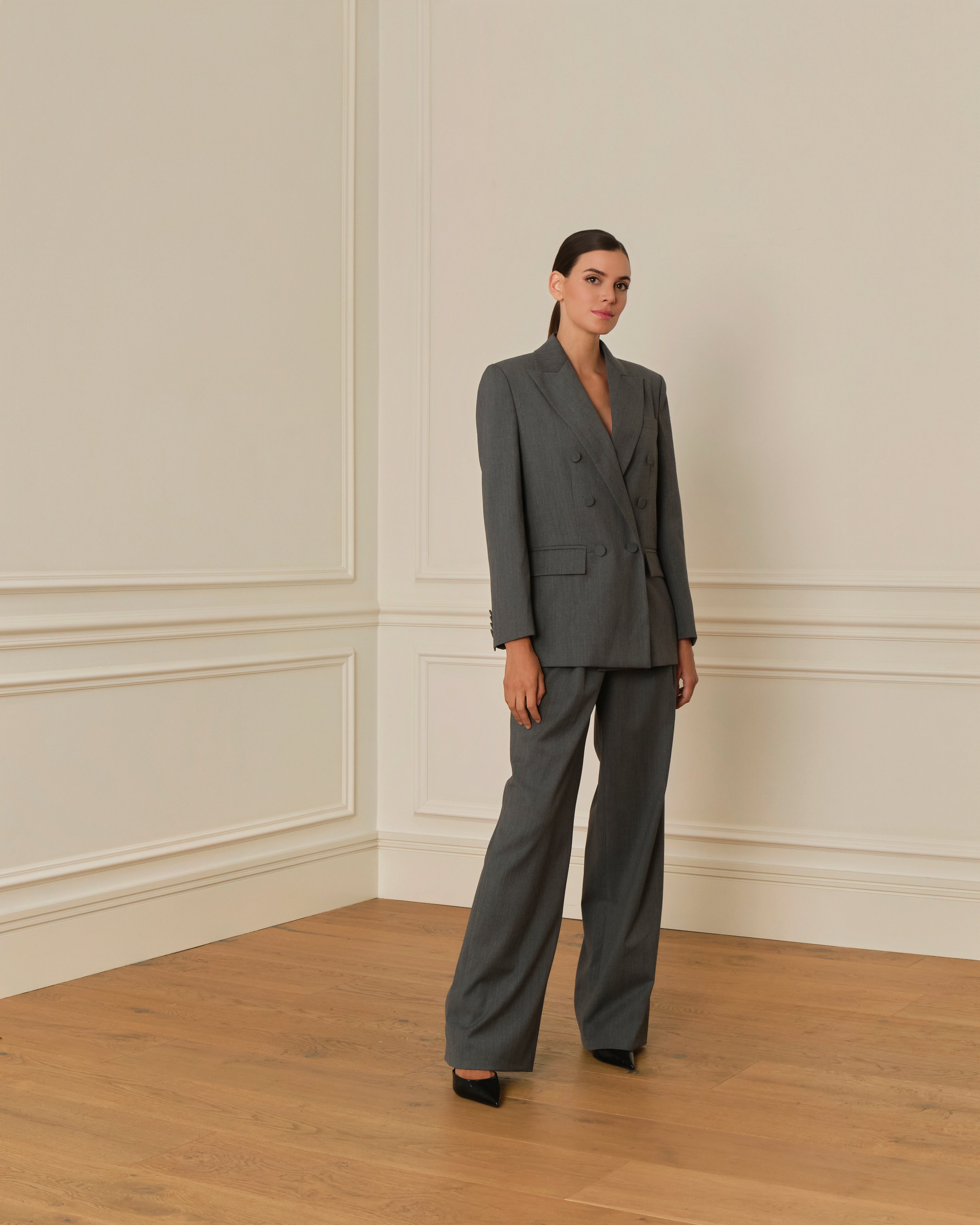 PRE-ORDER BLAZER CRUZADA CON BOLSILLOS DE TAPA GRIS