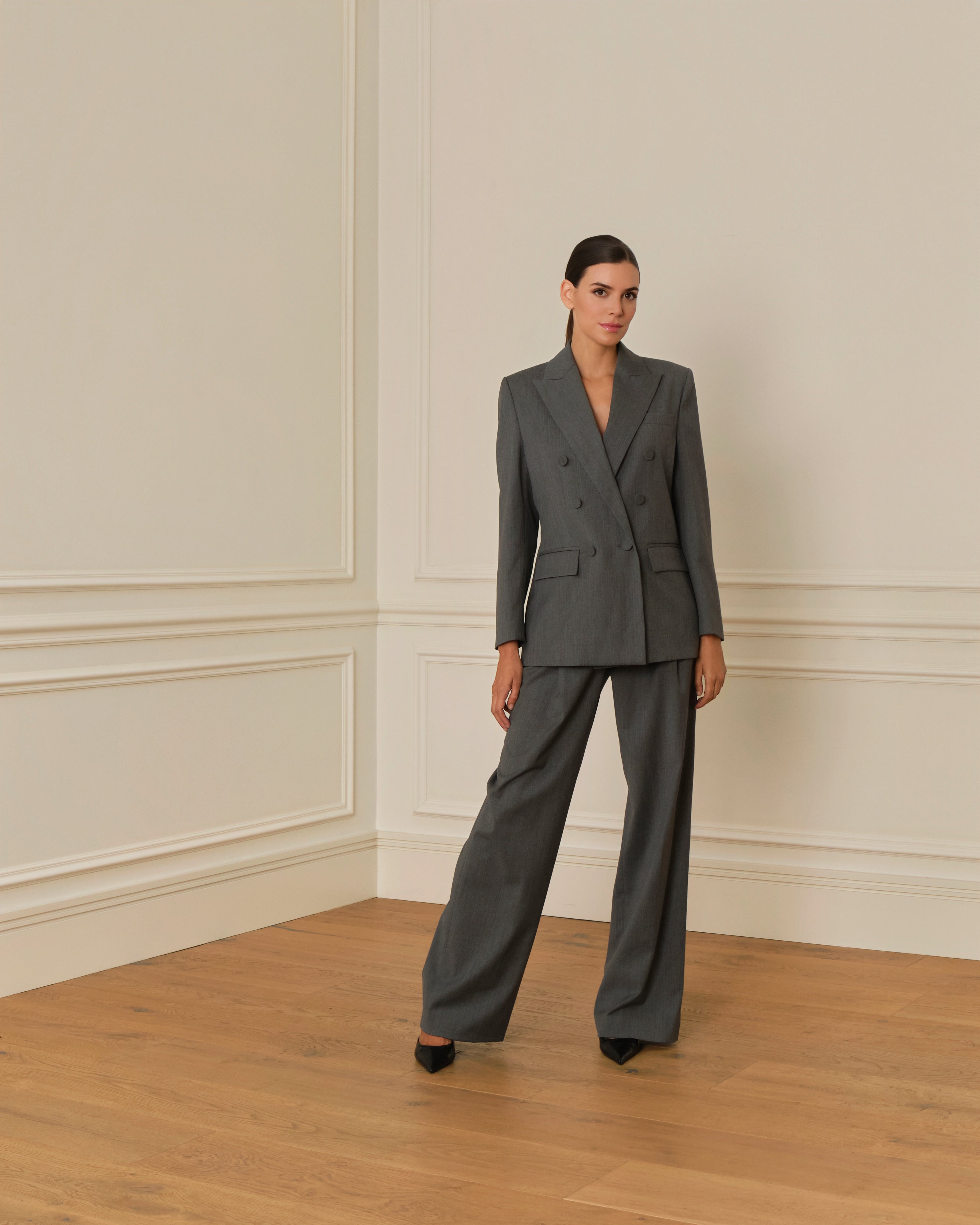 PRE-ORDER BLAZER CRUZADA CON BOLSILLOS DE TAPA GRIS