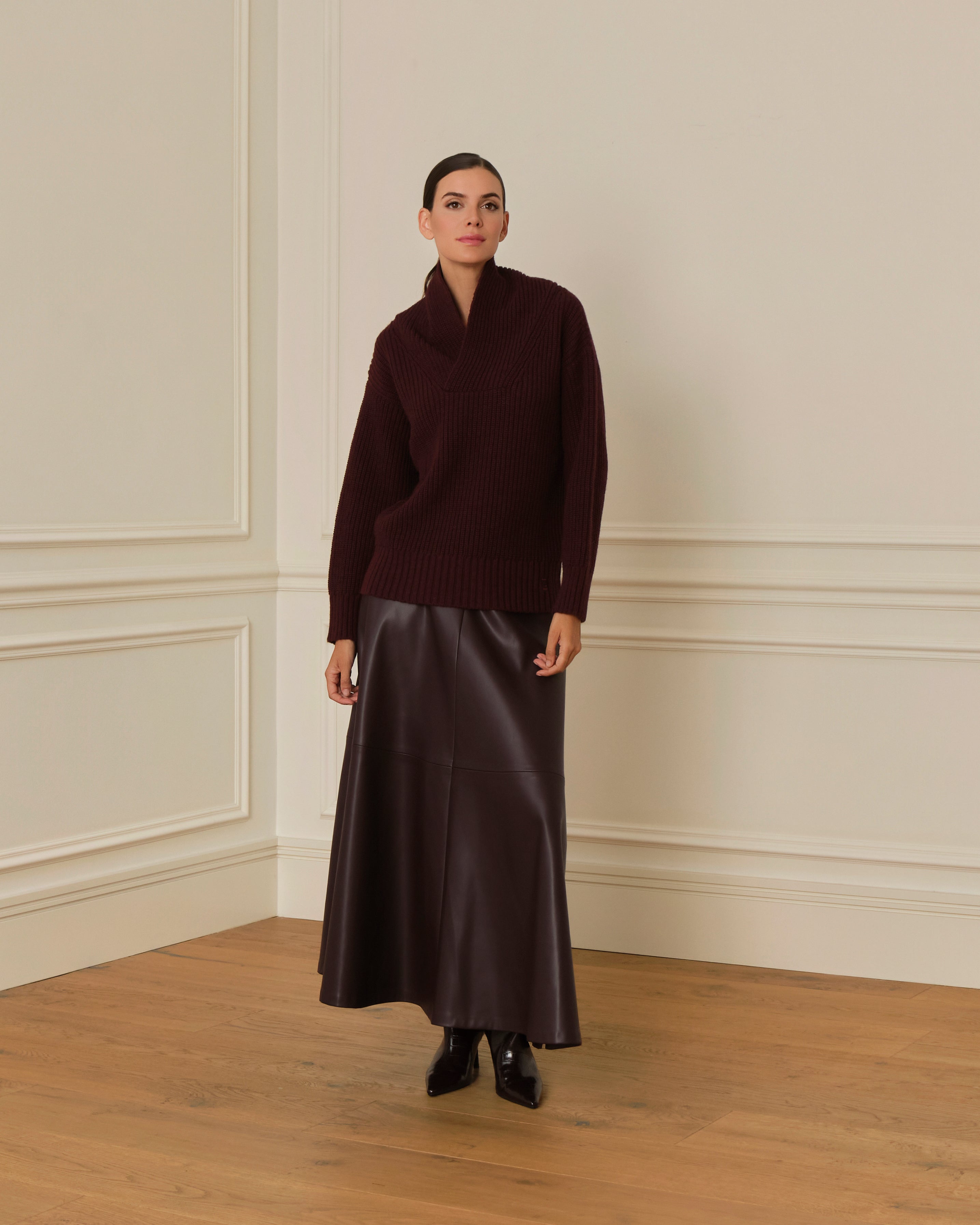 SUÉTER DE PUNTO CON CUELLO CHIMENEA GRANATE