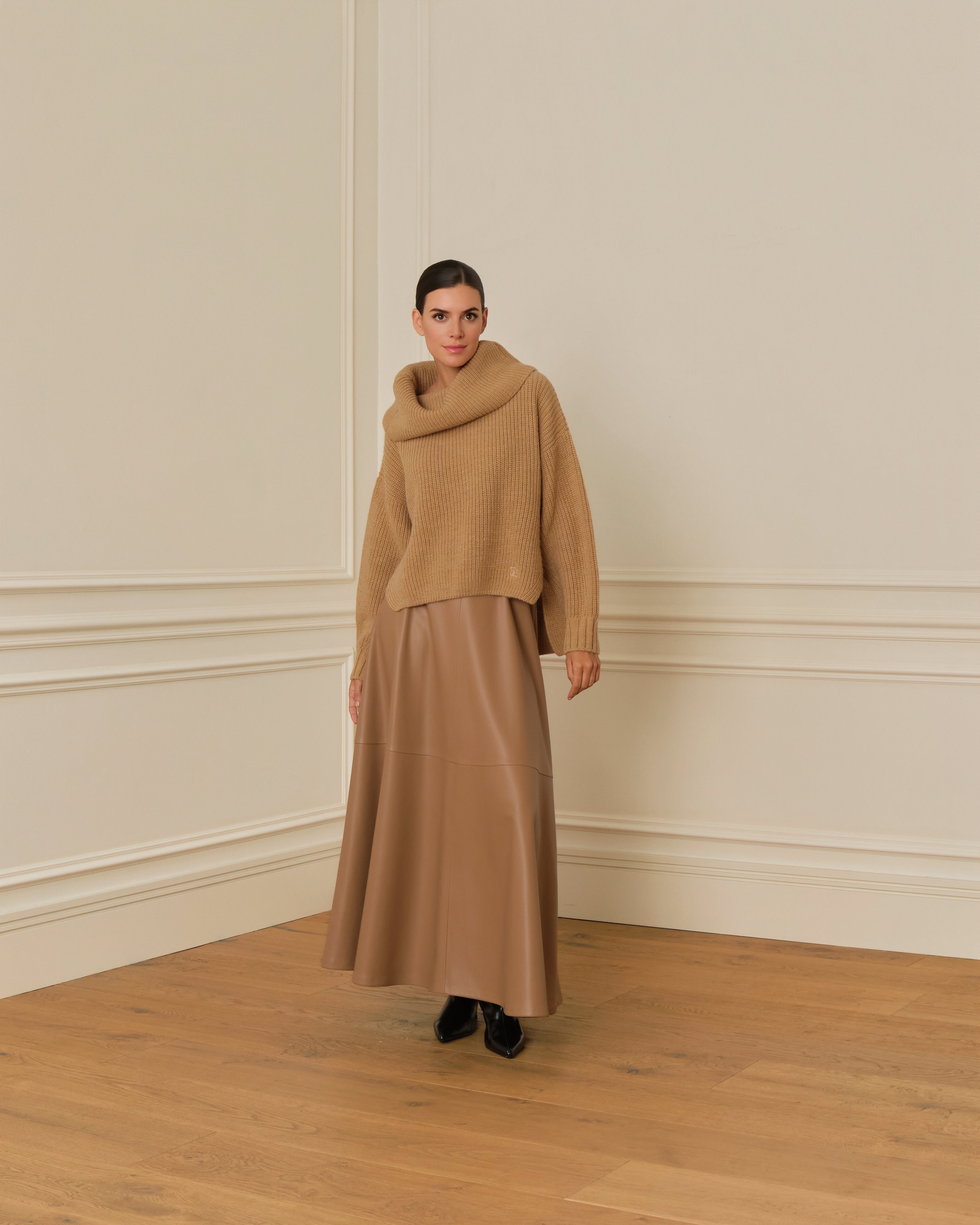 PRE-ORDER FALDA MIDI EFECTO PIEL CAMEL