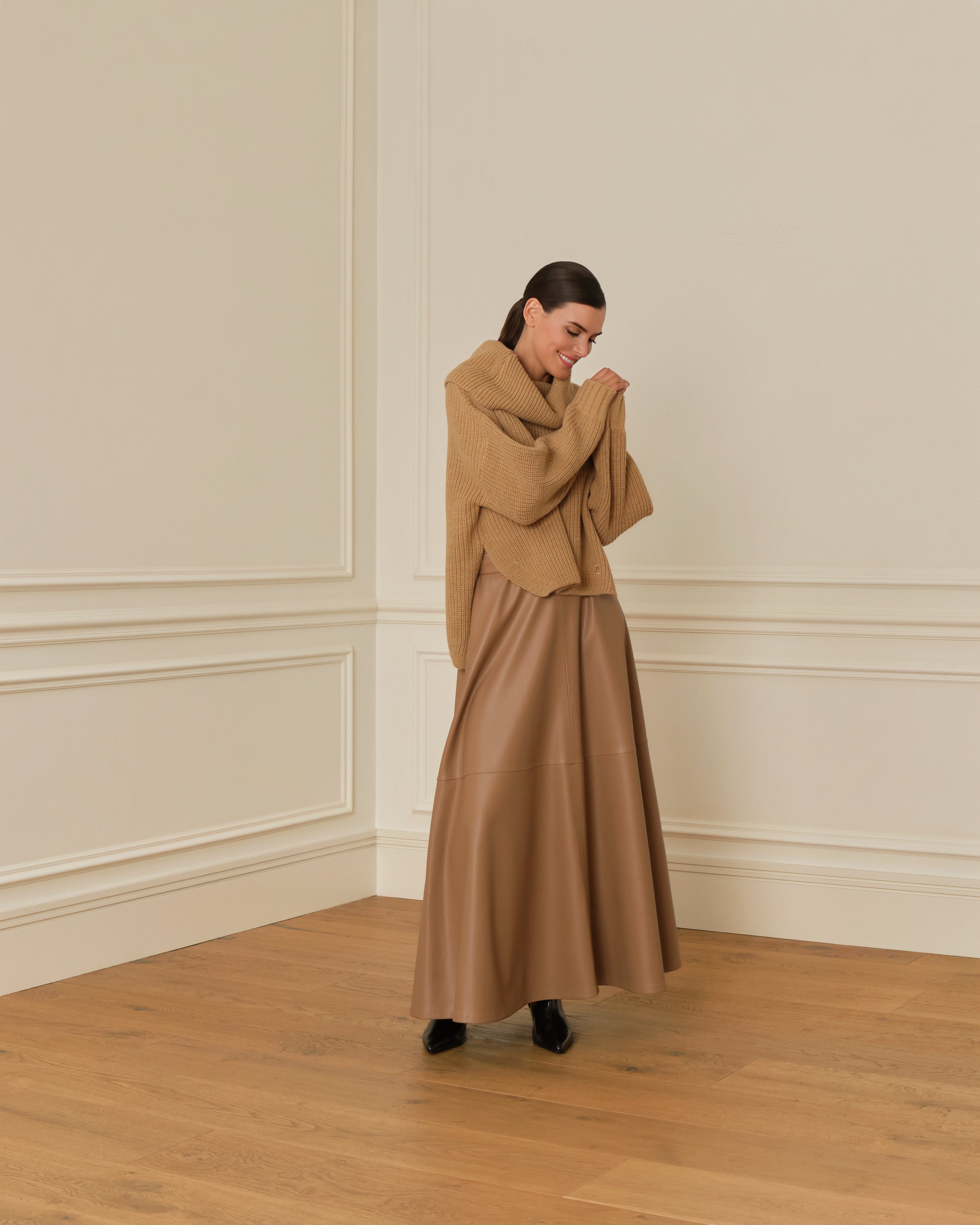 PRE-ORDER FALDA MIDI EFECTO PIEL CAMEL