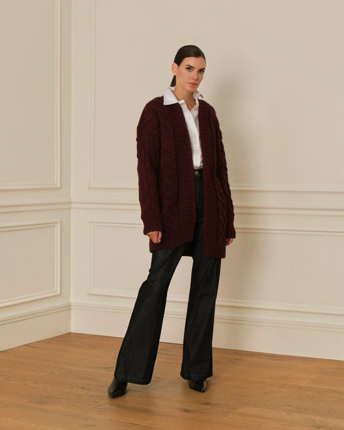 CÁRDIGAN LARGO DE PUNTO BURDEOS