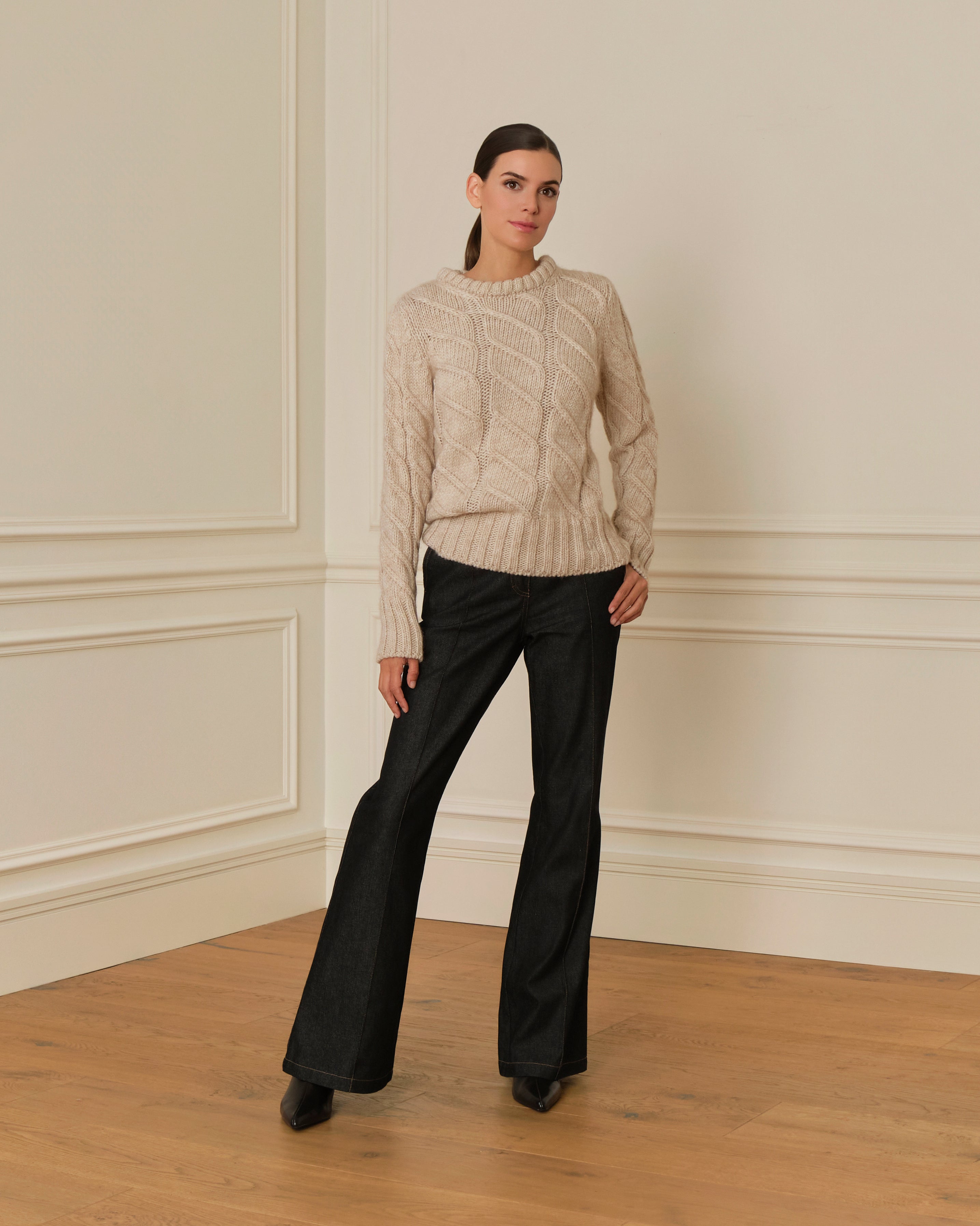 PRE-ORDER SUÉTER DE PUNTO TRENZADO BEIGE