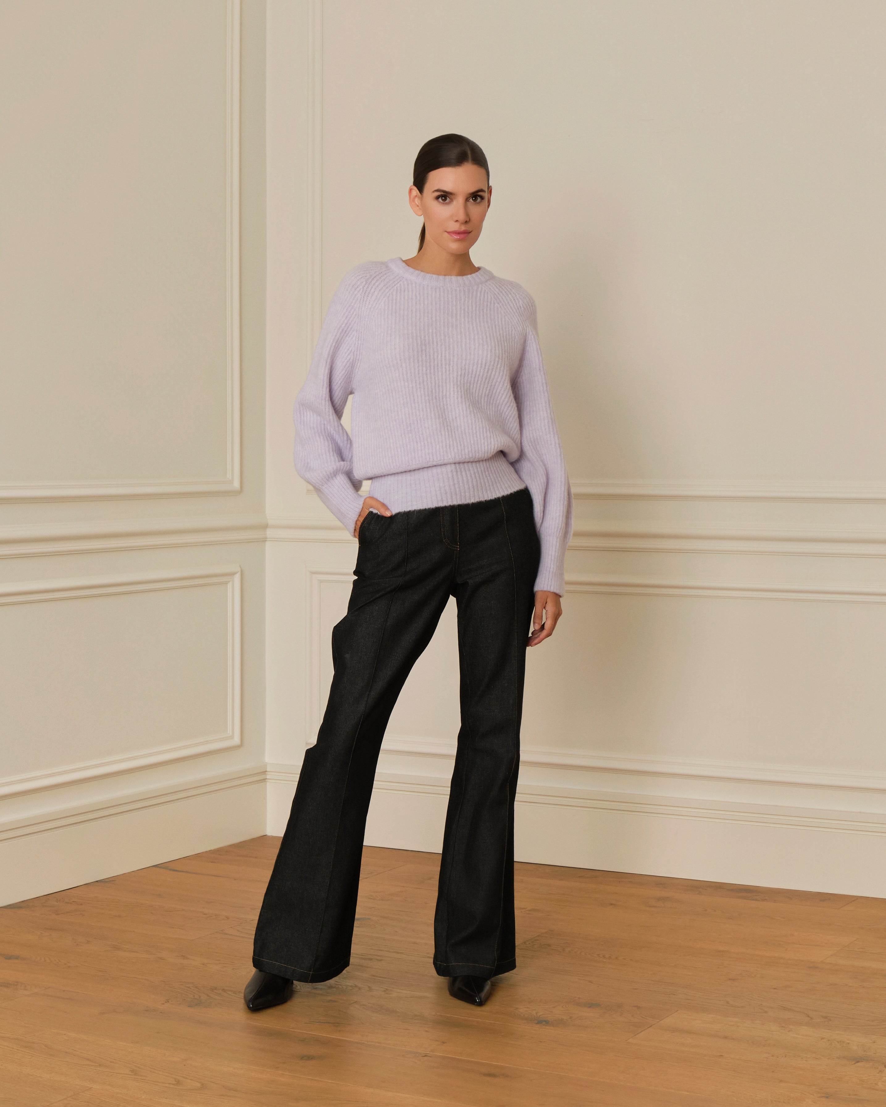 SUÉTER DE PUNTO CANALÉ CON MANGA ABULLONADA LAVANDA
