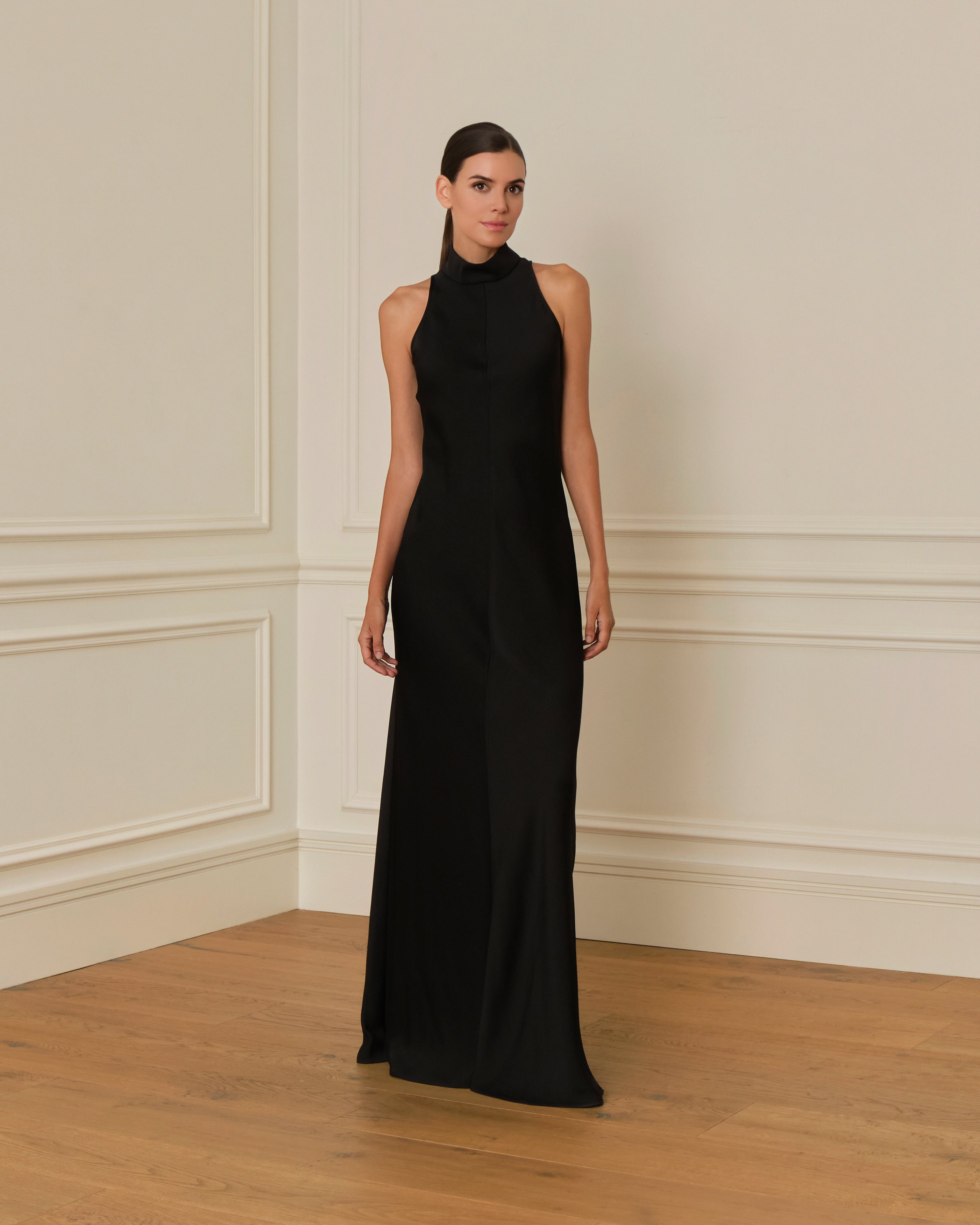 VESTIDO LARGO DE CUELLO HALTER NEGRO