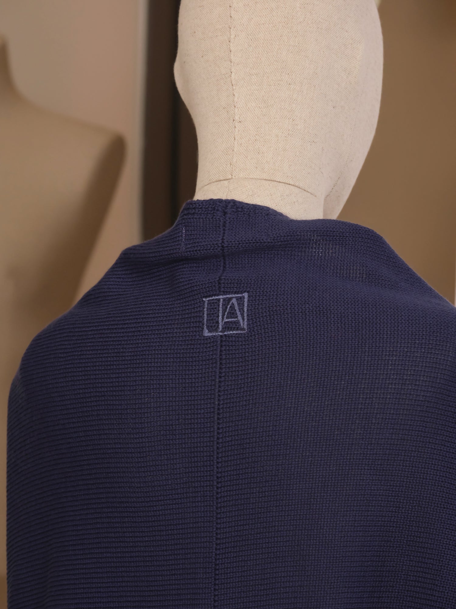 CAPA AZUL COBALTO EDELWEISS - SEEIOU