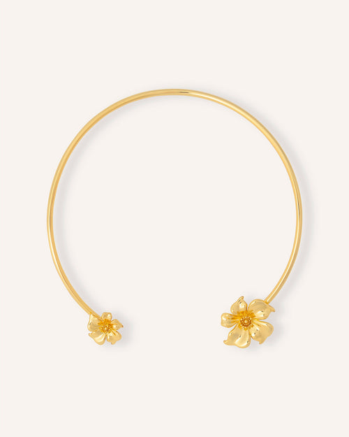 FLOR DE ALMENDRO COLLAR DORADO