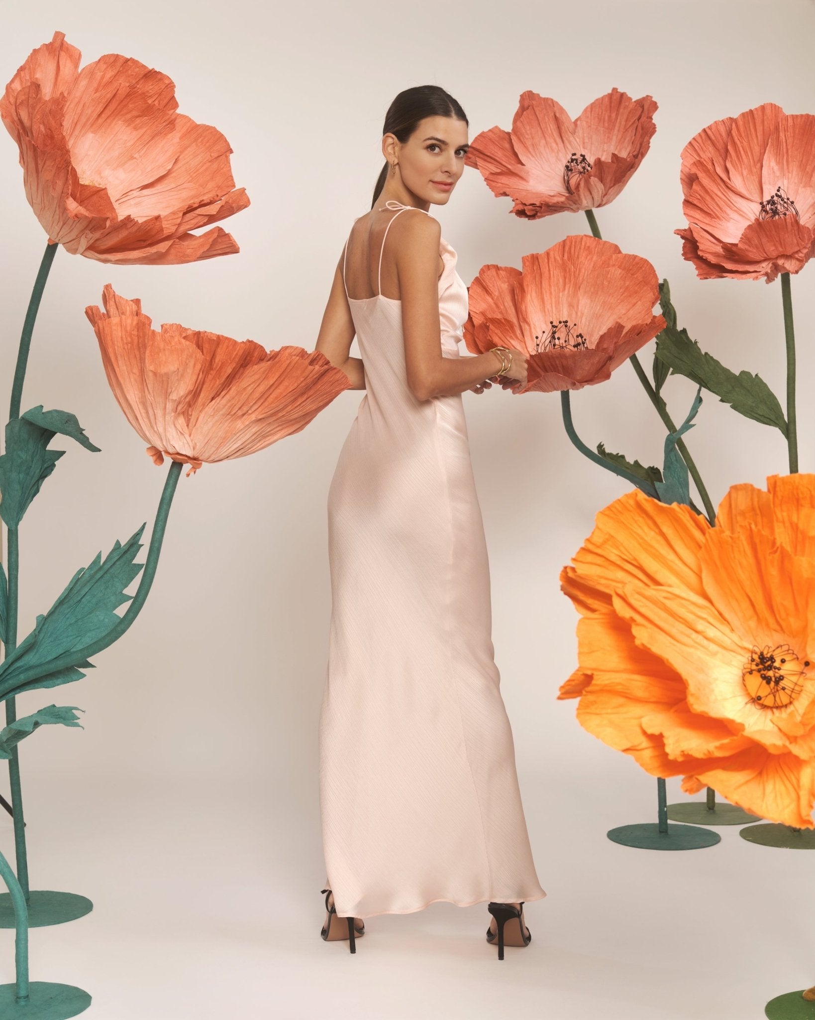 VESTIDO ROSA MARIE - Seeiou