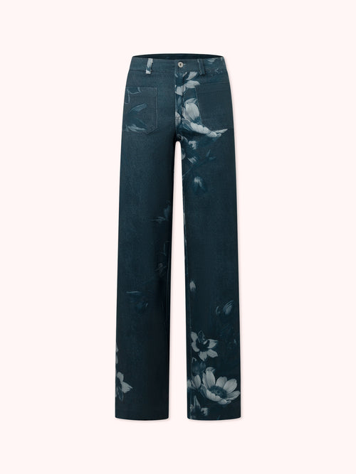 PANTALÓN FLAIRE CON ESTAMPADO FLORAL AZUL MARINO
